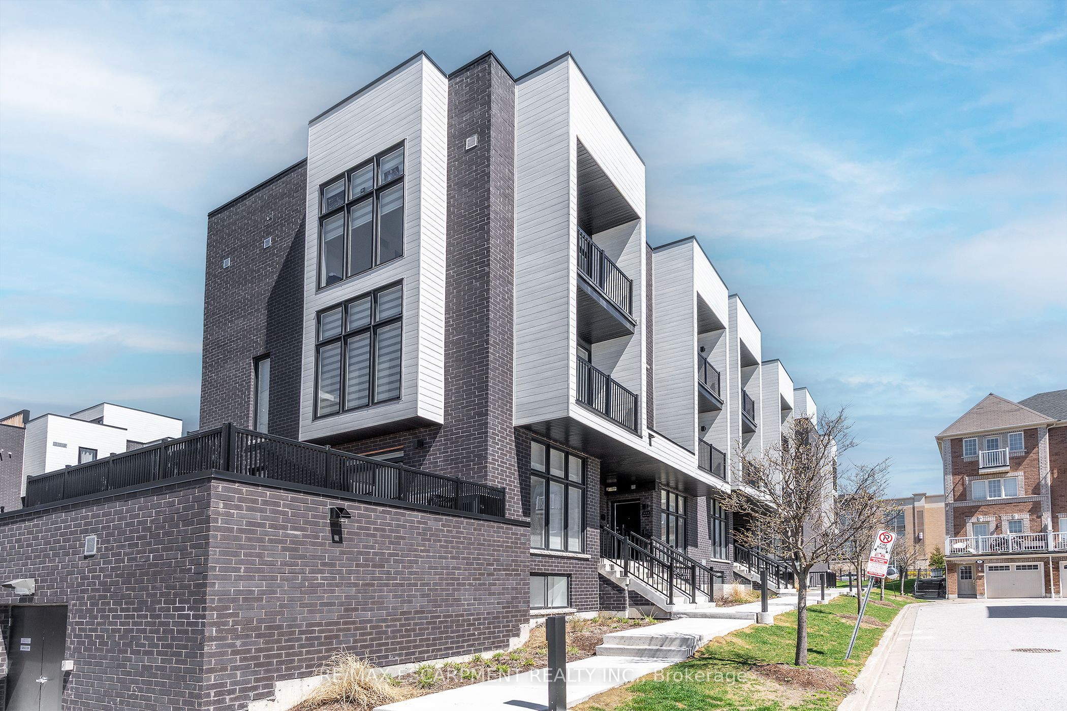 8-184 Angus Drive, Ajax, ON, L1S 0G5