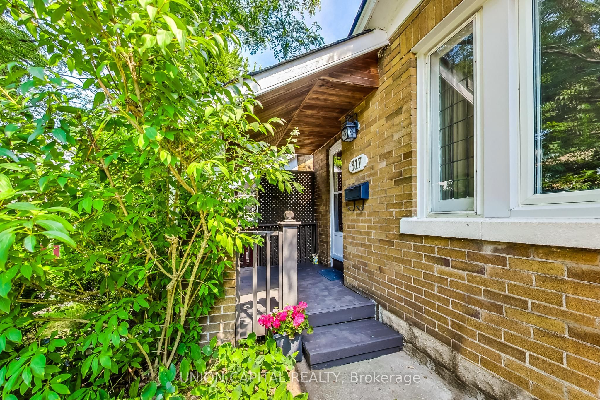 Additional image 4 of Upper-317 Victoria Park Avenue, Toronto, ON, M4E 3S7