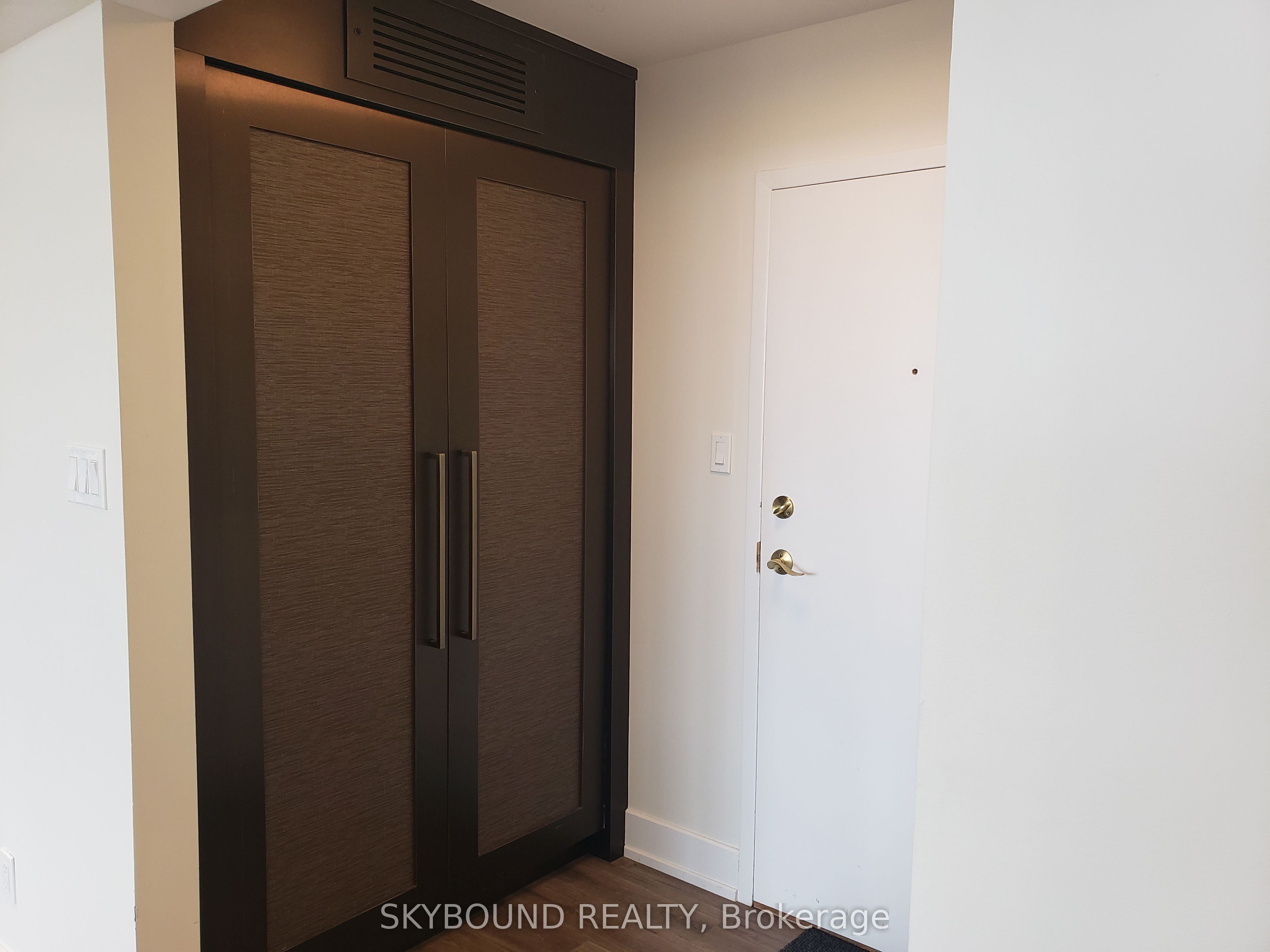 Additional image 5 of 1705-1360 Rathburn Road E, Mississauga, ON, L4W 4H4