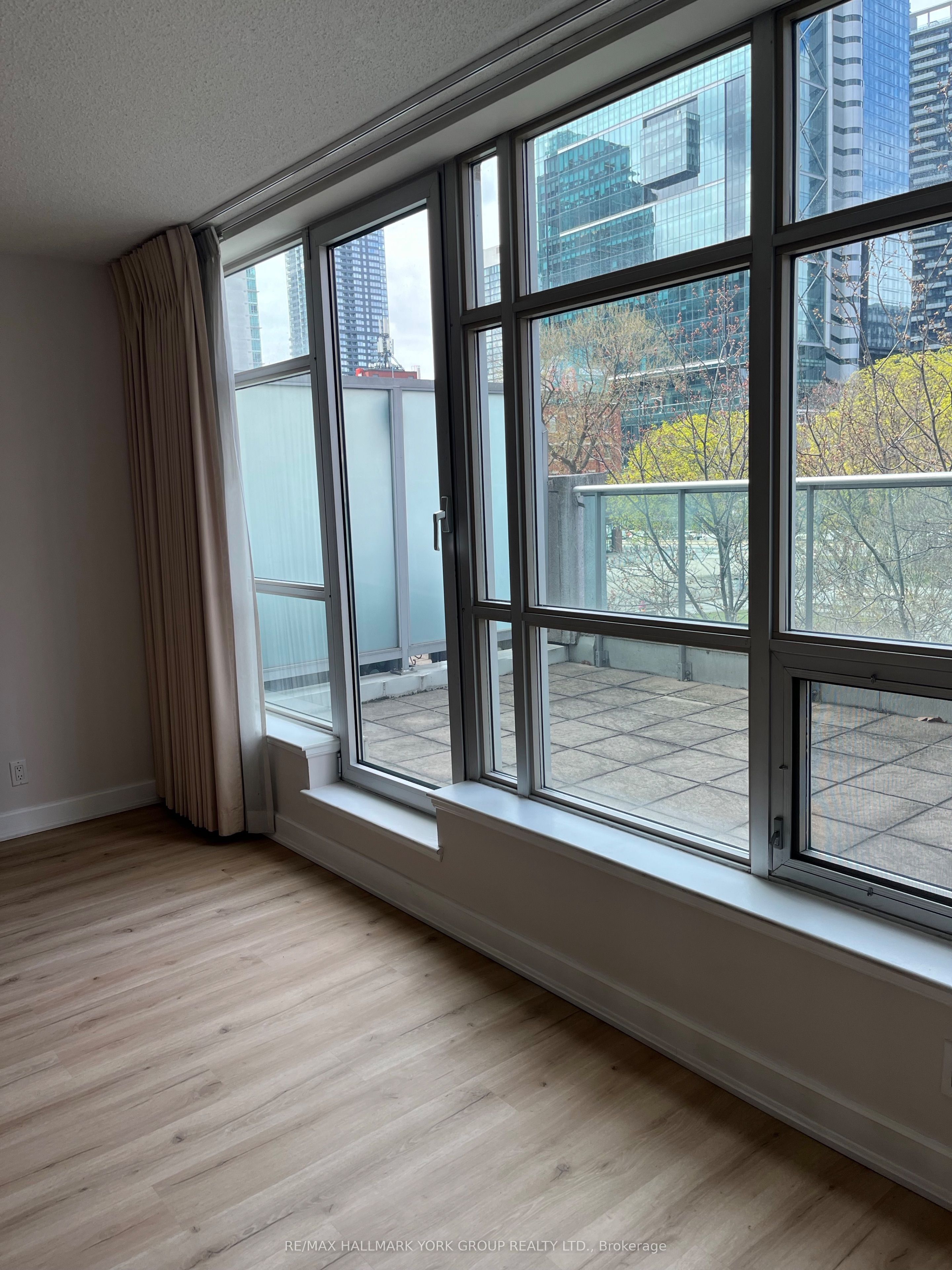Additional image 4 of 304-350 Wellington Street W, Toronto, ON, M5V 3W9