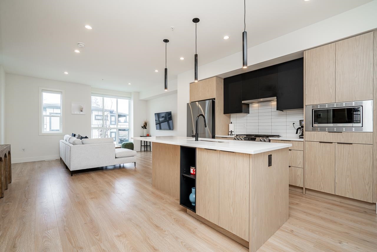 2-7670 207 Street, Langley, BC, V2Y 3N7