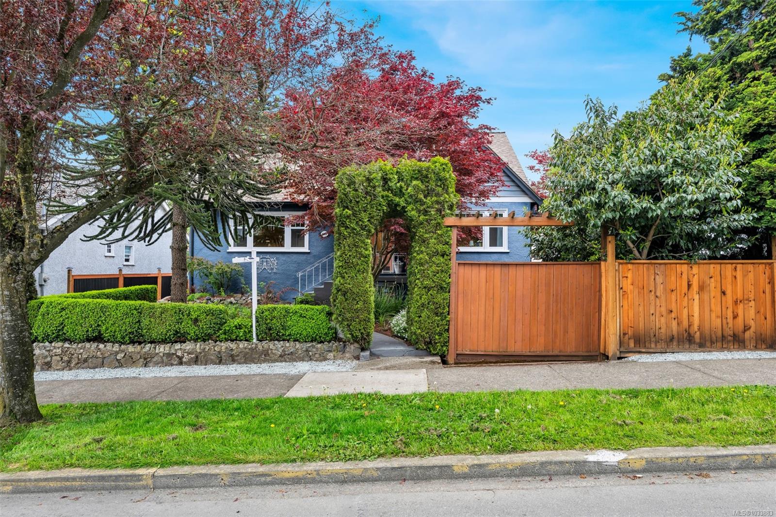 Additional image 2 of 1066 Finlayson Street, Victoria, BC, V8T 2T7