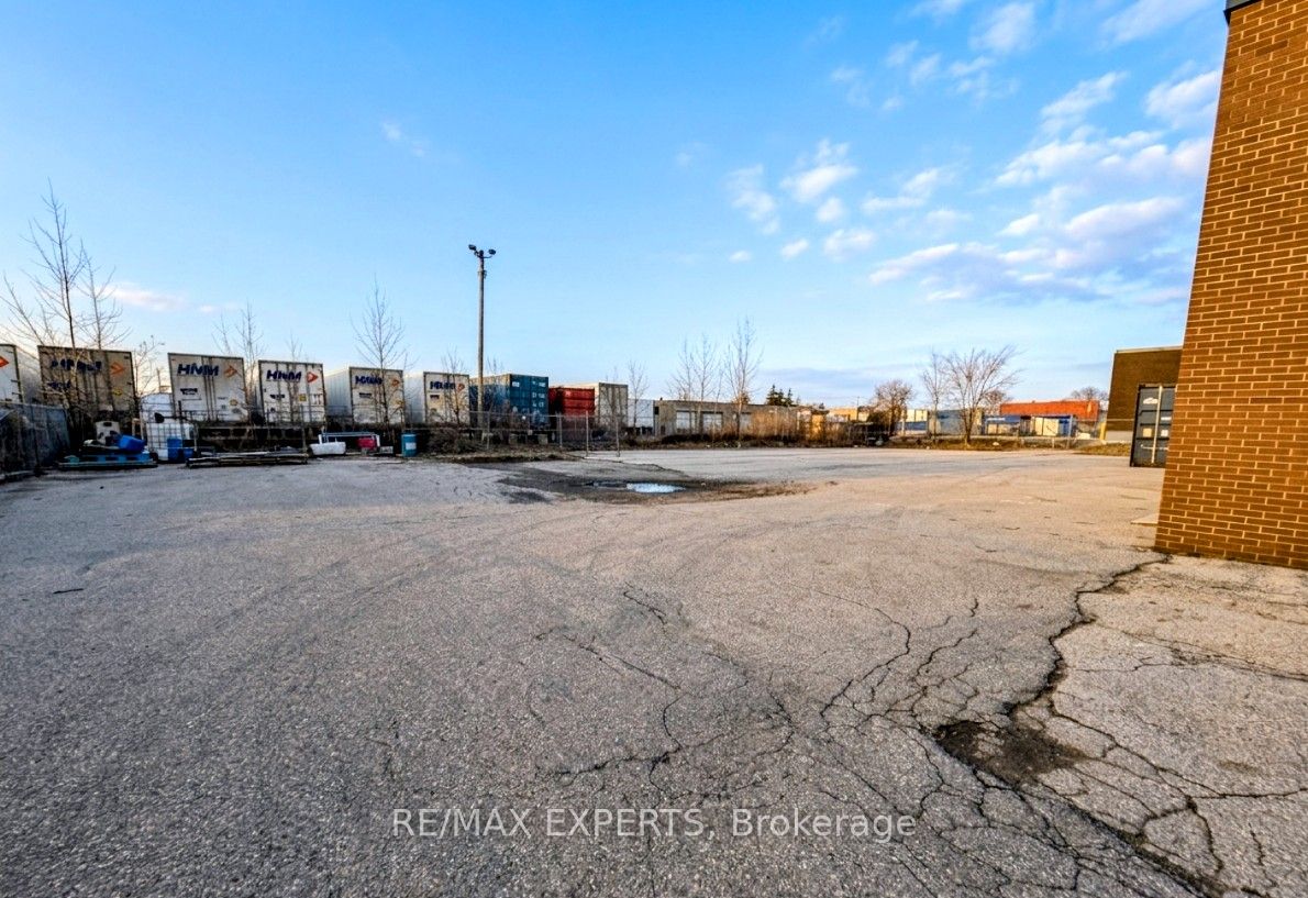 Additional image 3 of 5240 General Road, Mississauga, ON, L4W 1G8