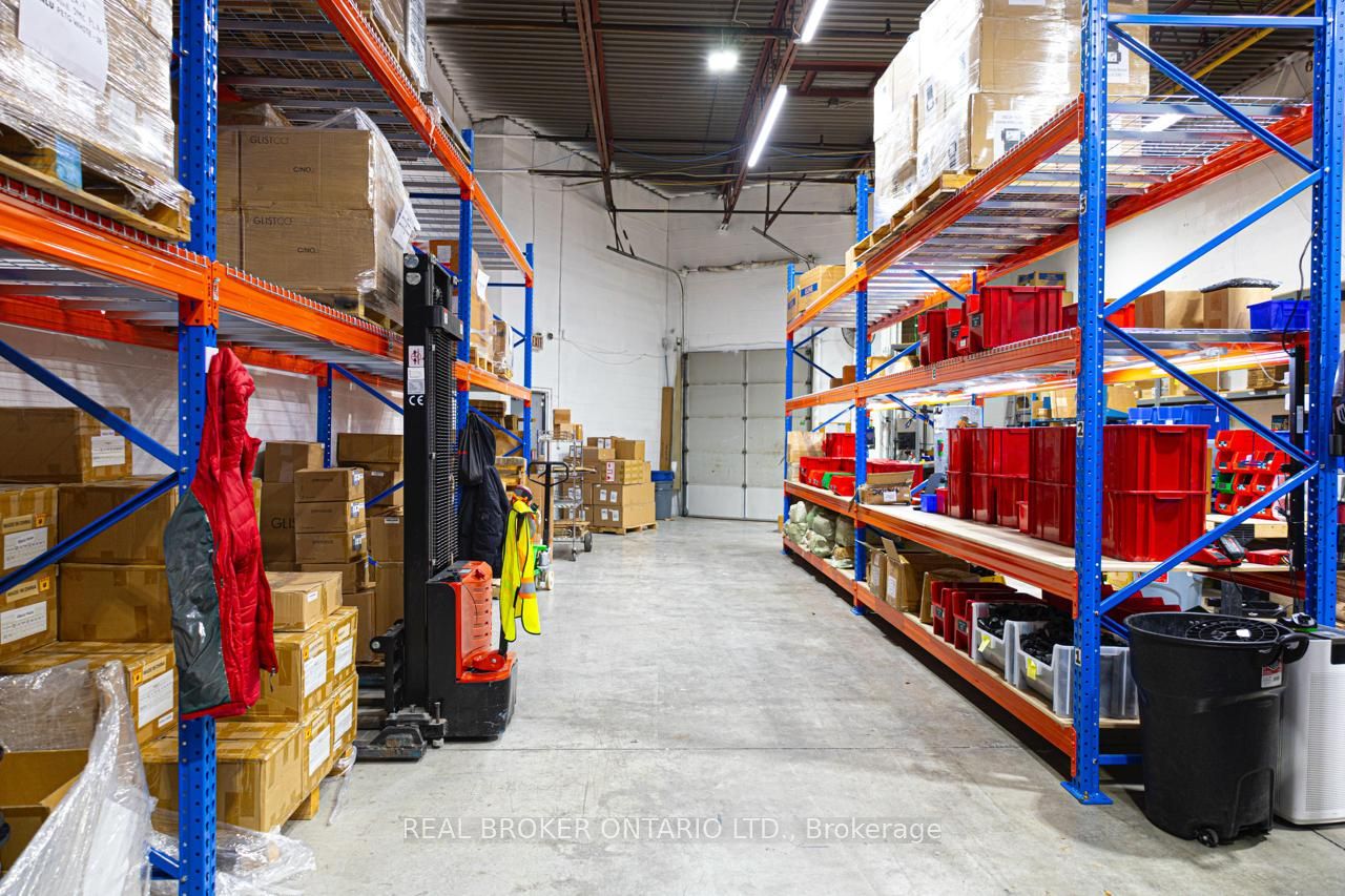 #11-1111 Flint Road, Toronto, ON, M3J 3C7
