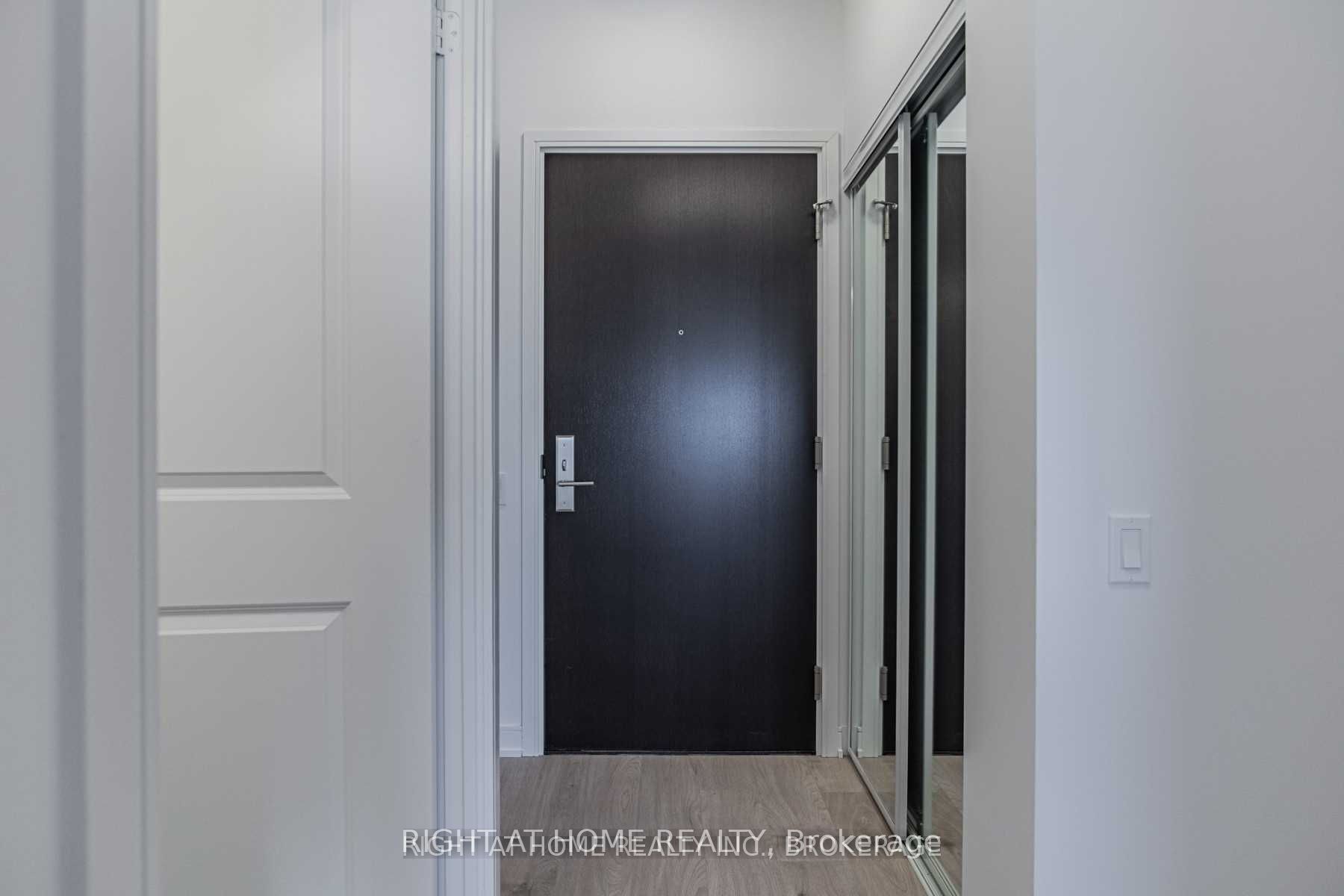 Additional image 3 of 2418-8 Nahani Way, Mississauga, ON, L4Z 4J8