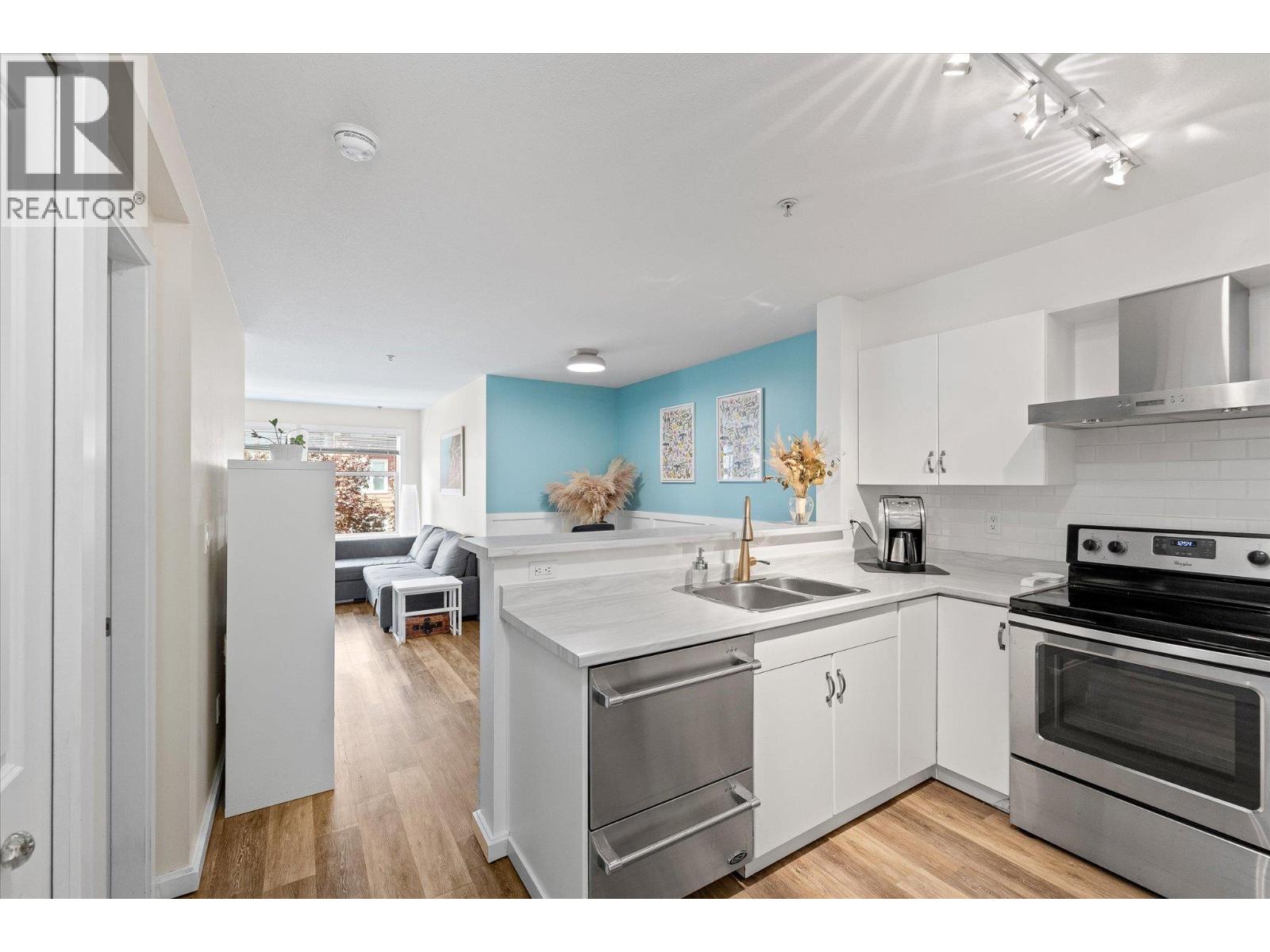 310-563 Yates Road, Kelowna, BC, V1V2V3