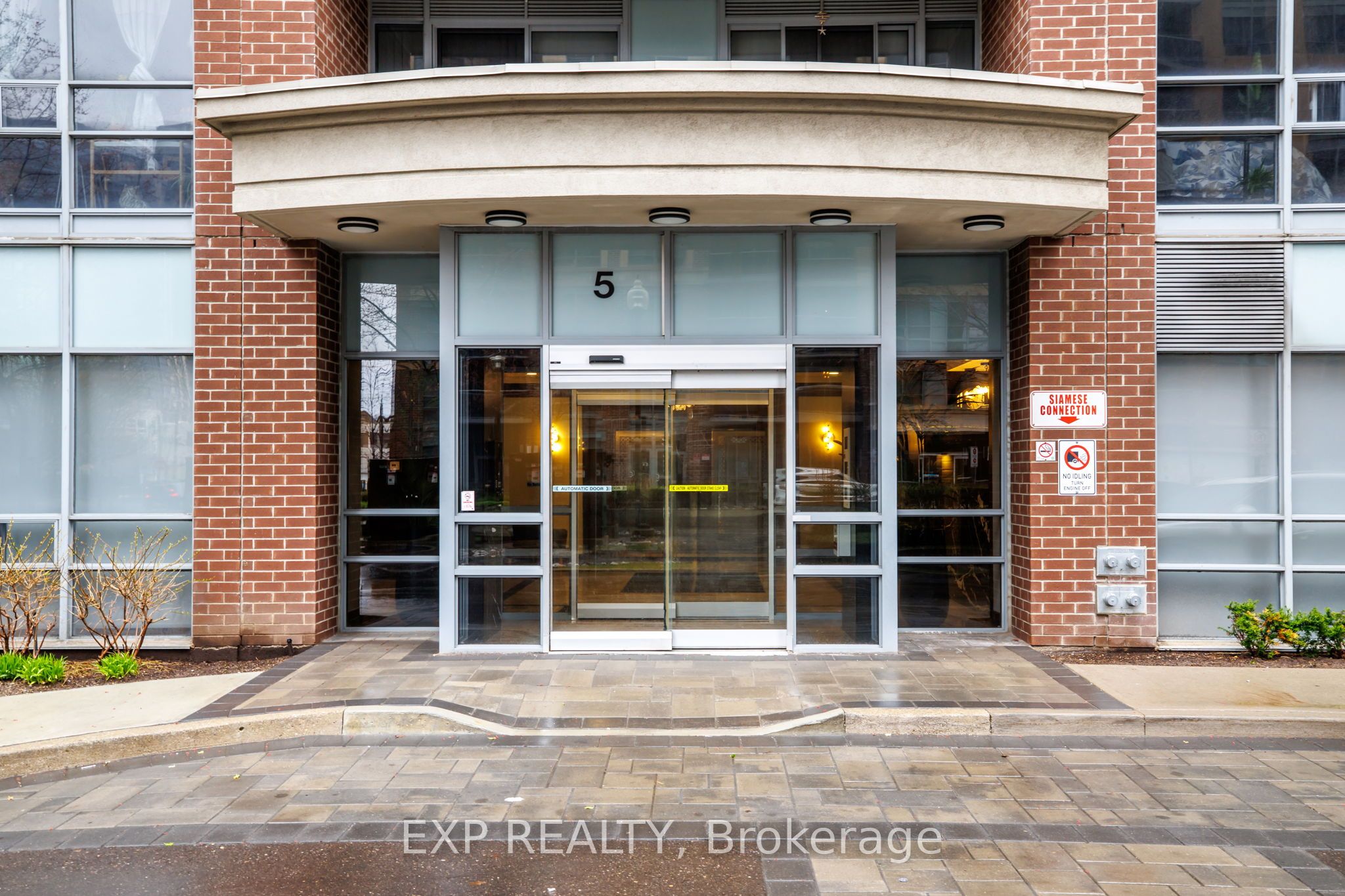 1605-5 Michael Power Place, Toronto, ON, M9A 0A3 photo 2
