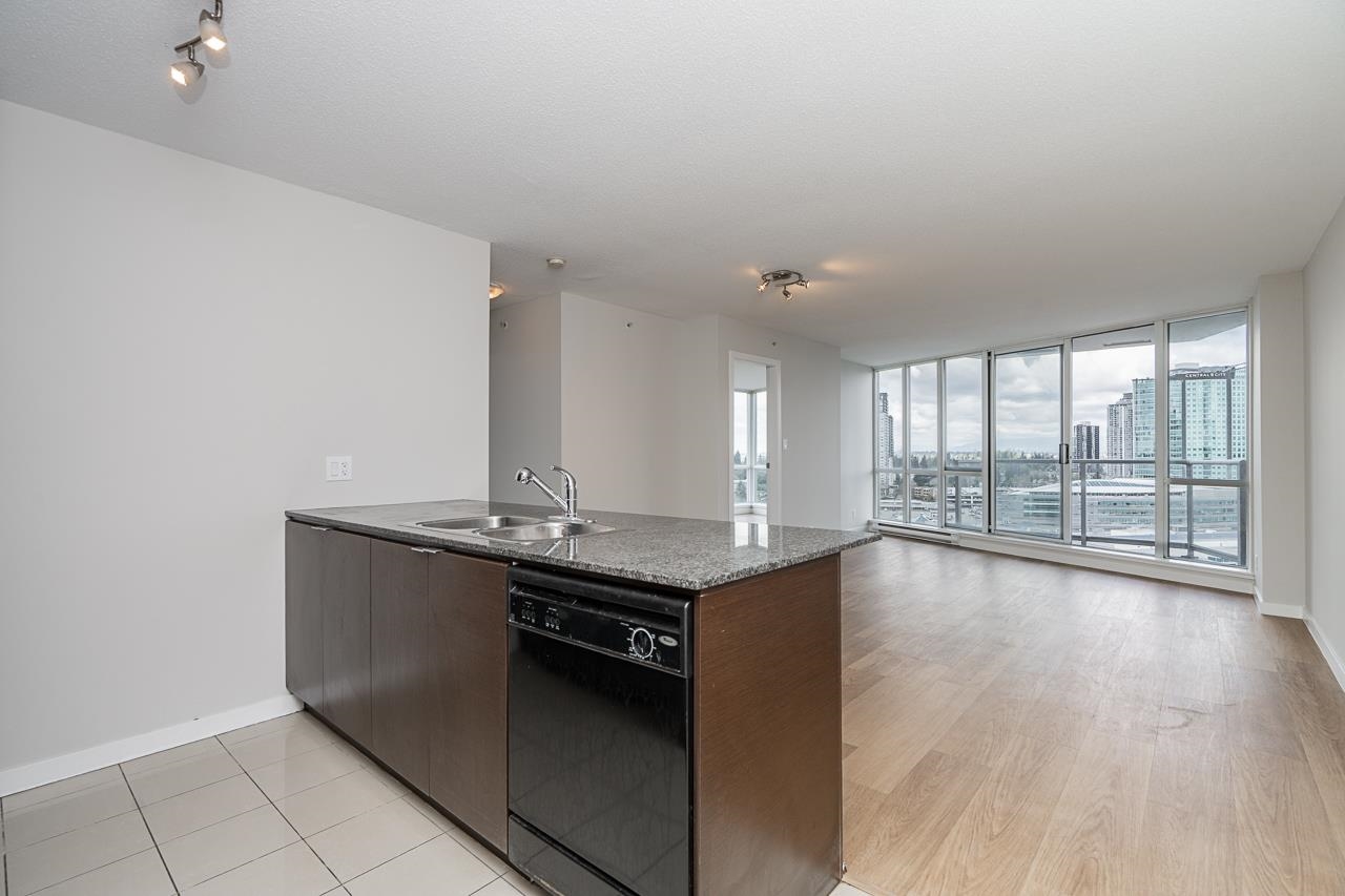 2002-13618 100 Avenue, Surrey, BC, V3T 0A8