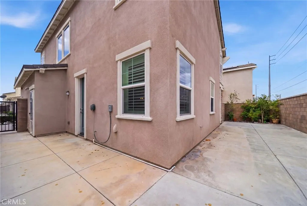 16756 Petrus Ln, Fontana, CA 92336