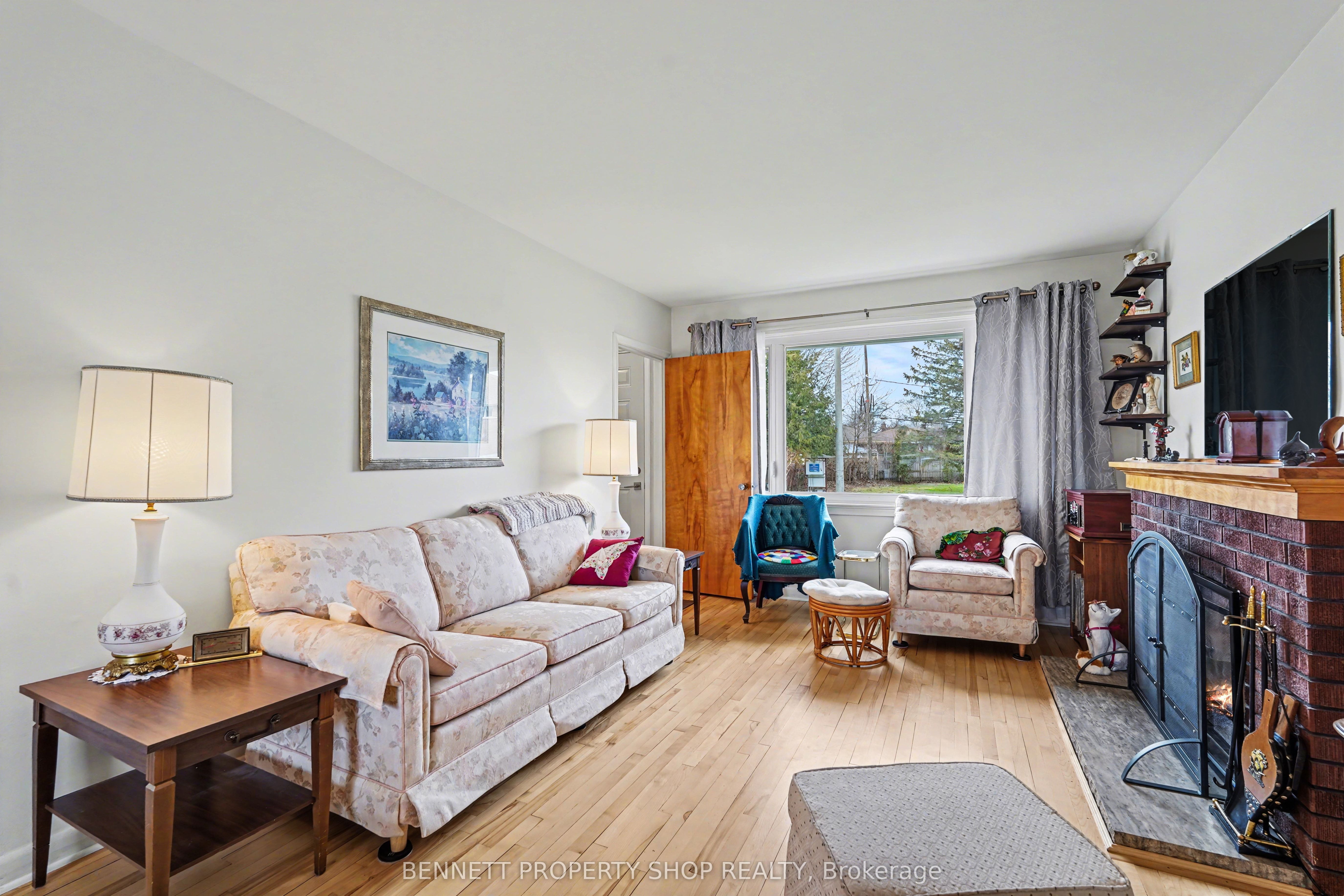 Additional image 2 of 1953 Saunderson Drive, Ottawa, ON, K1G 2C8