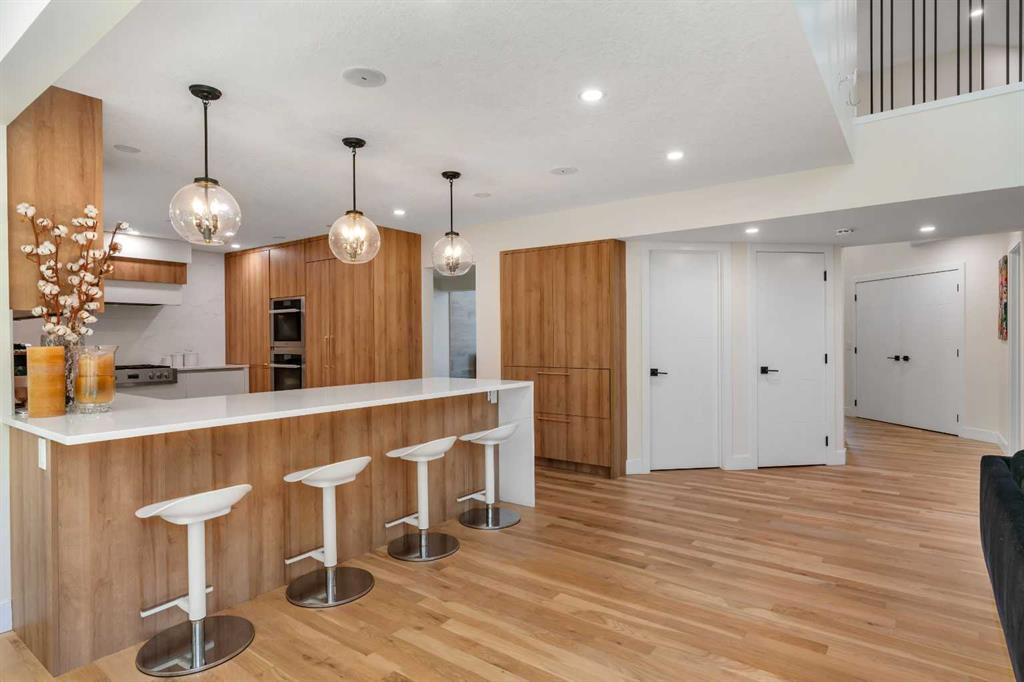 Additional image 4 of 931 Shawnee Drive SW, Calgary, AB, T2Y 2G8