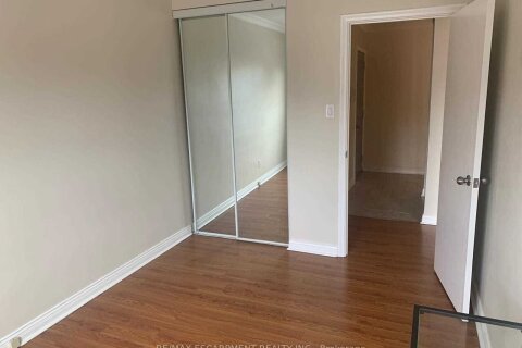 Additional image 6 of 1-243A Lakeshore Road E, Mississauga, ON, L5H 1G5