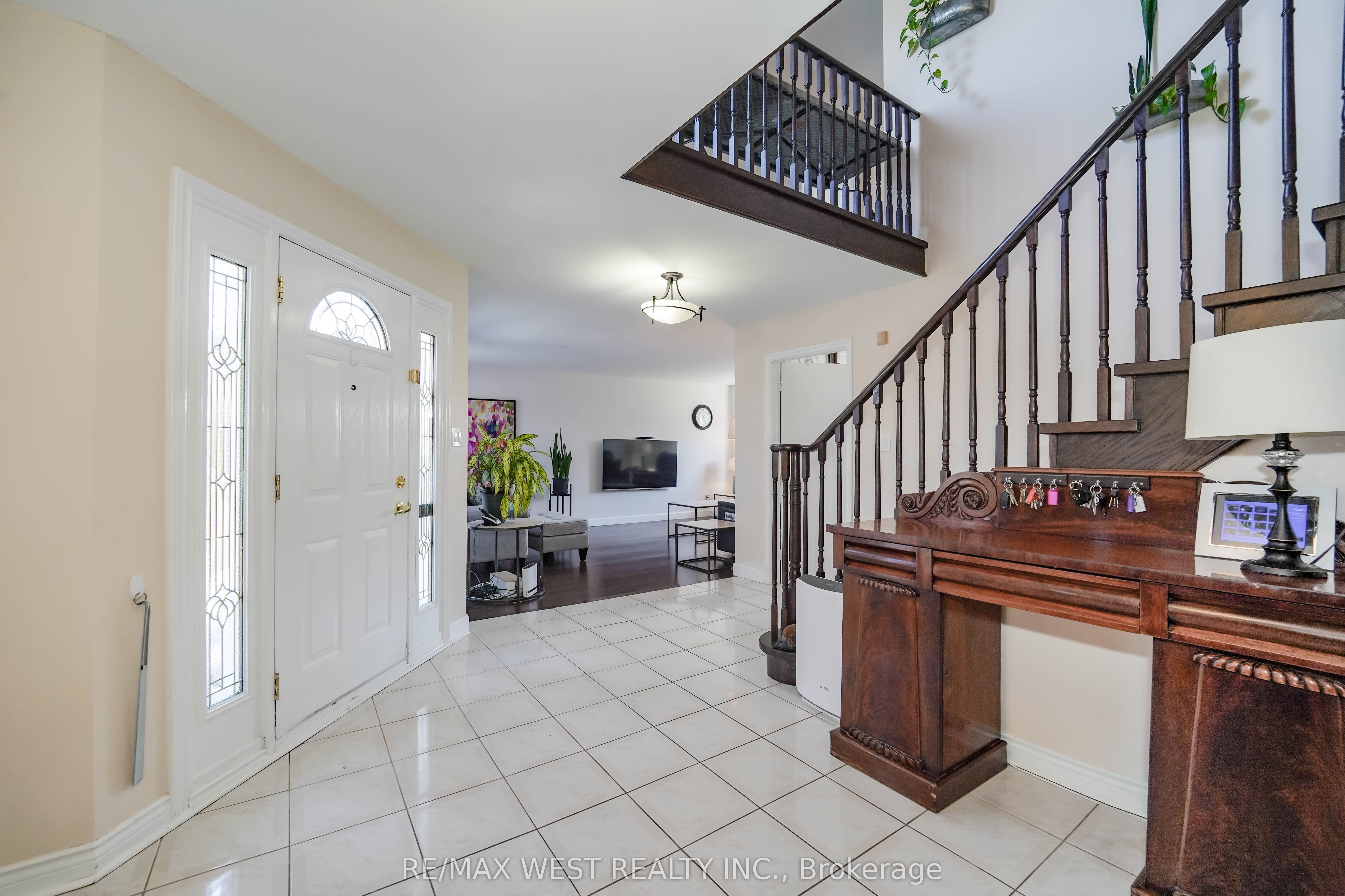 Additional image 3 of 4296 Claypine Rise, Mississauga, ON, L4W 2G6