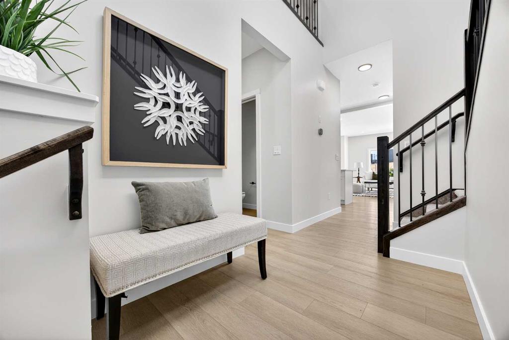 Additional image 3 of 997 Alpine Drive SW, Calgary, AB, T2Y 0Z3