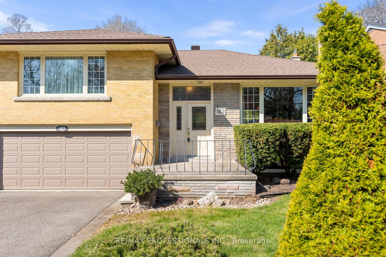 Additional image 2 of 162 Lloyd Manor Road, Toronto, ON, M9B 5K3