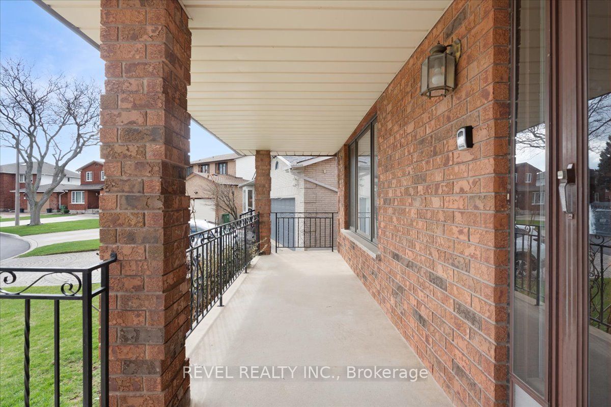 Additional image 3 of 18 Marcel Place, Hamilton, ON, L9B 1W3