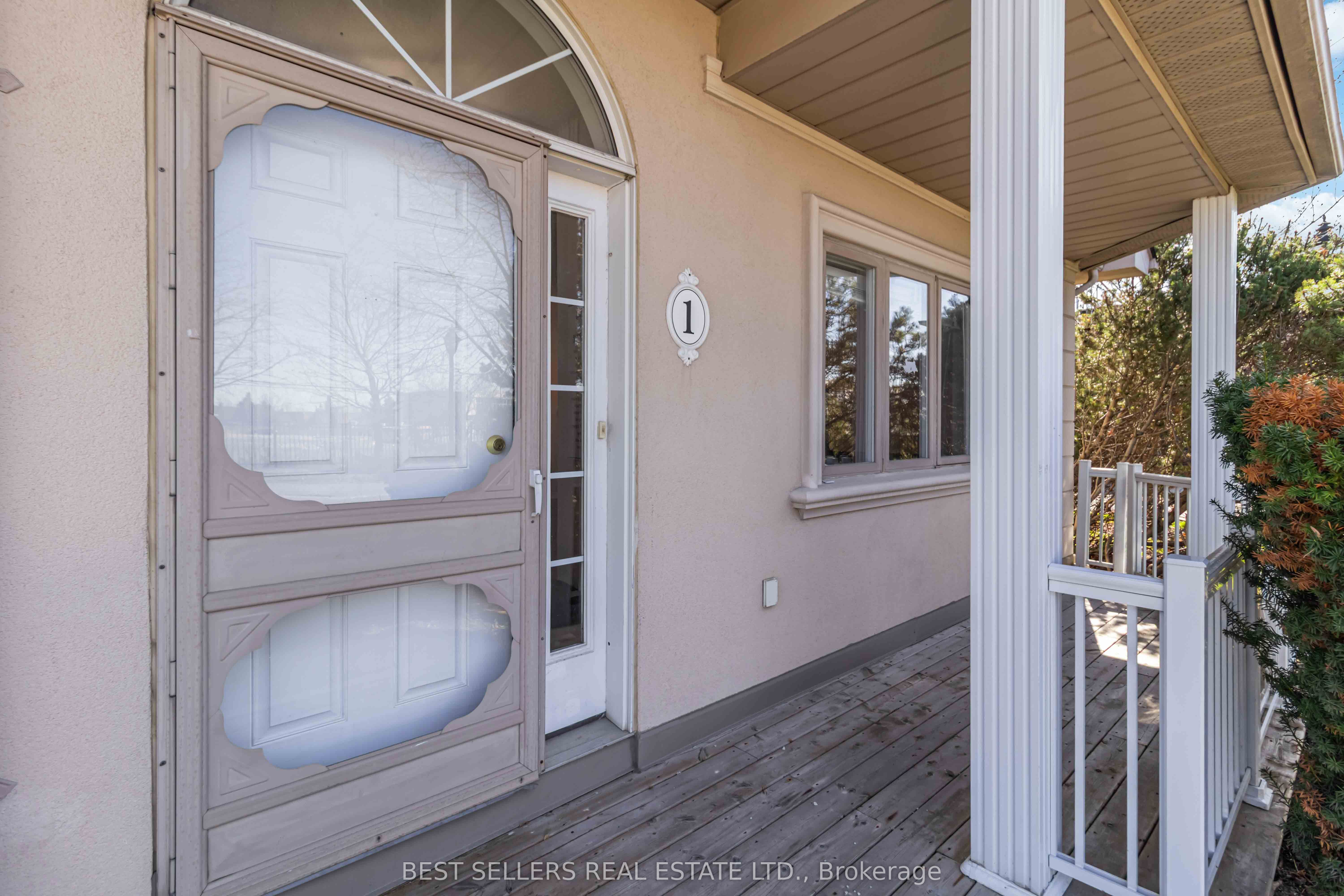 Additional image 3 of 1-1 Ferndown Crescent, Brampton, ON, L6P 1C3