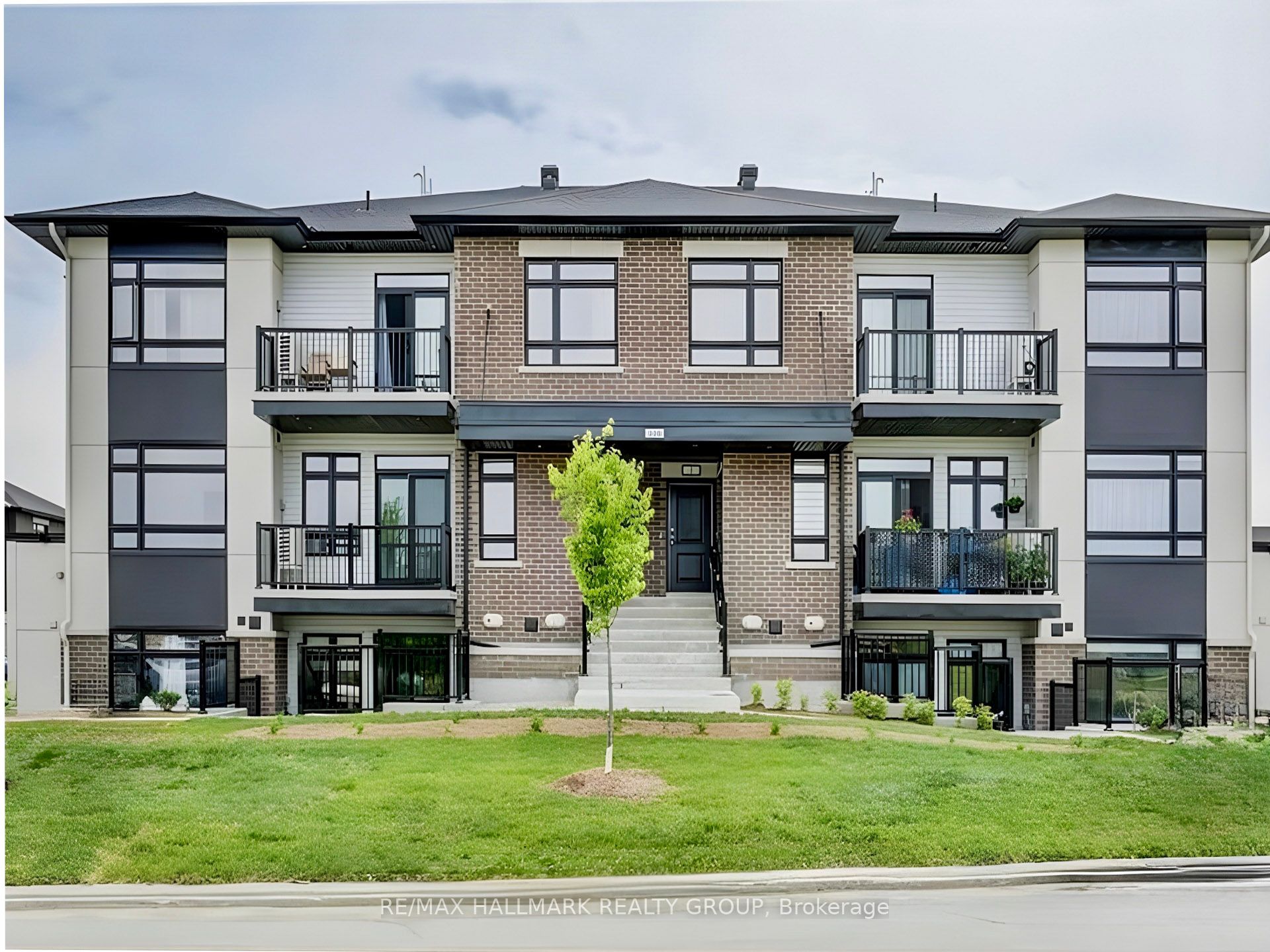 i-300 Tulum Crescent, Ottawa, ON, K2S 2Y4