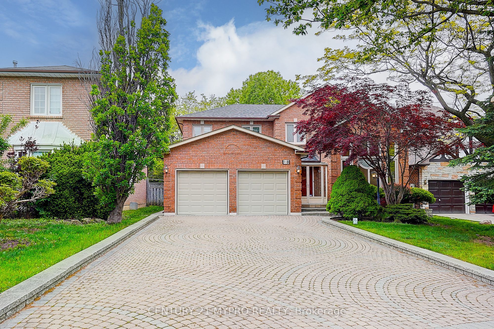 18 Cygnus Drive, Richmond Hill, ON, L4C 8P2