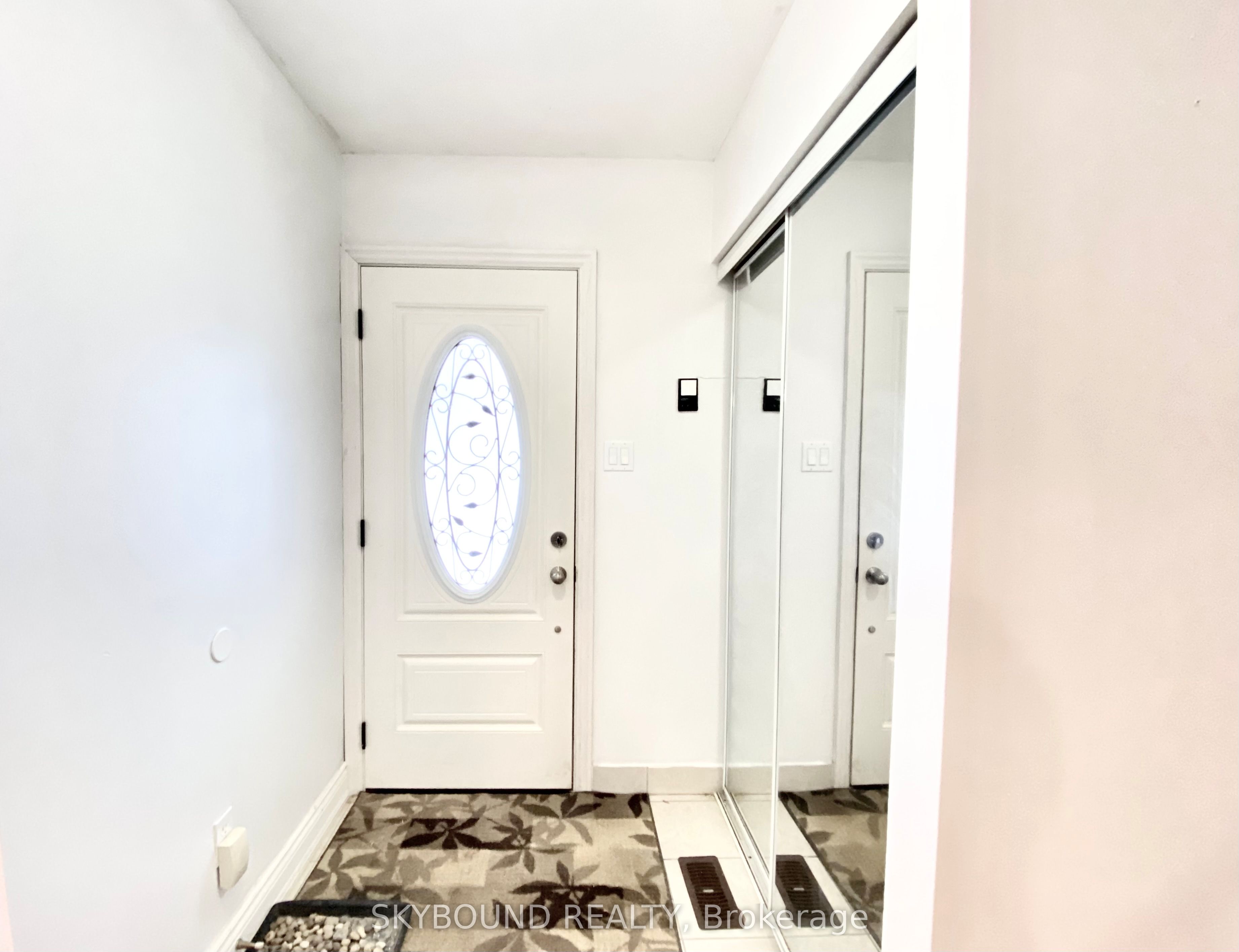 Additional image 4 of Room 3-252 William Roe Boulevard N, Newmarket, ON, L3Y 1B5