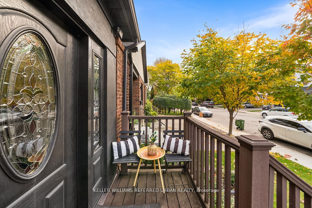 87 Fourth Street, Toronto photo 2