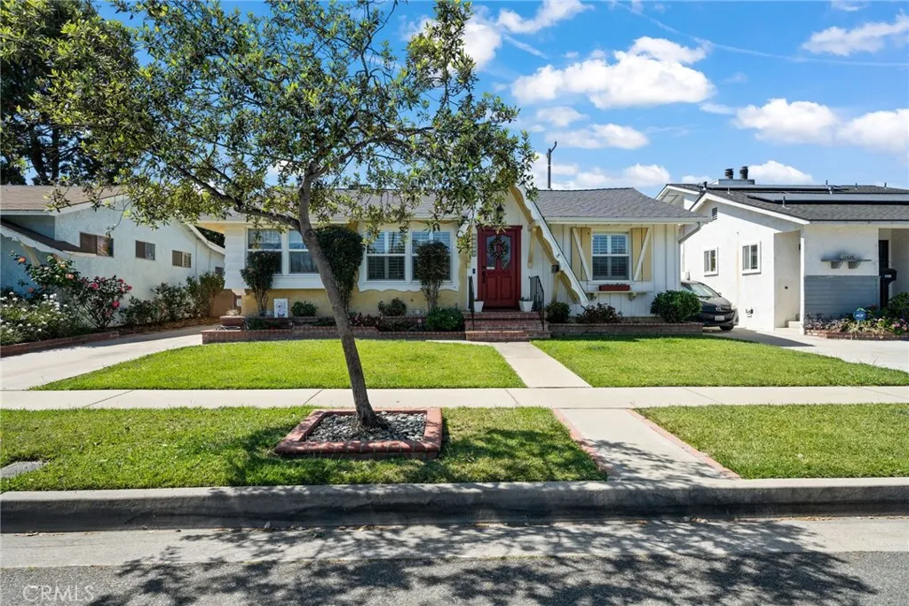 11442 212th St, Lakewood, CA 90715