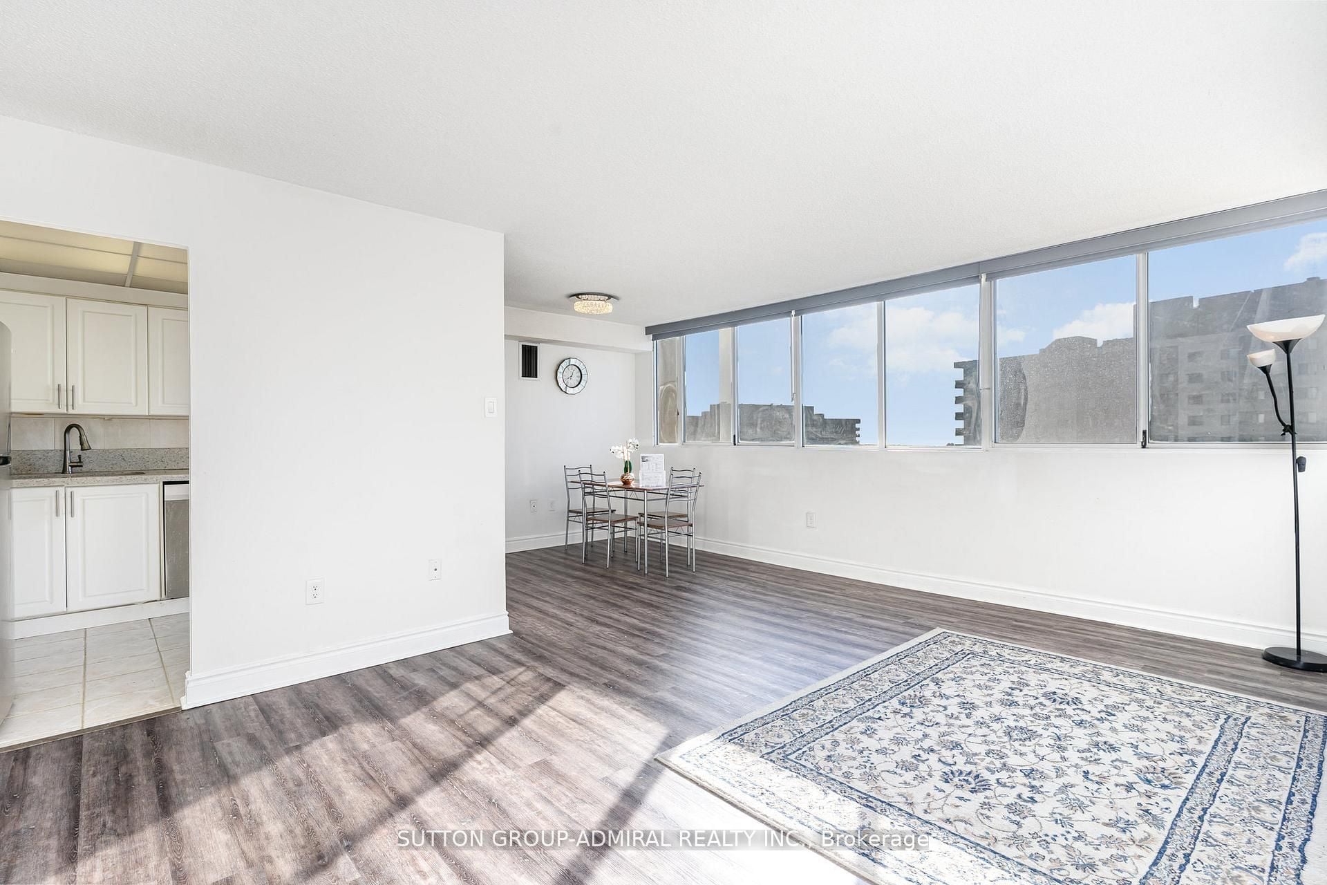 Additional image 3 of 1611-3590 Kaneff Crescent, Mississauga, ON, L5A 3X3