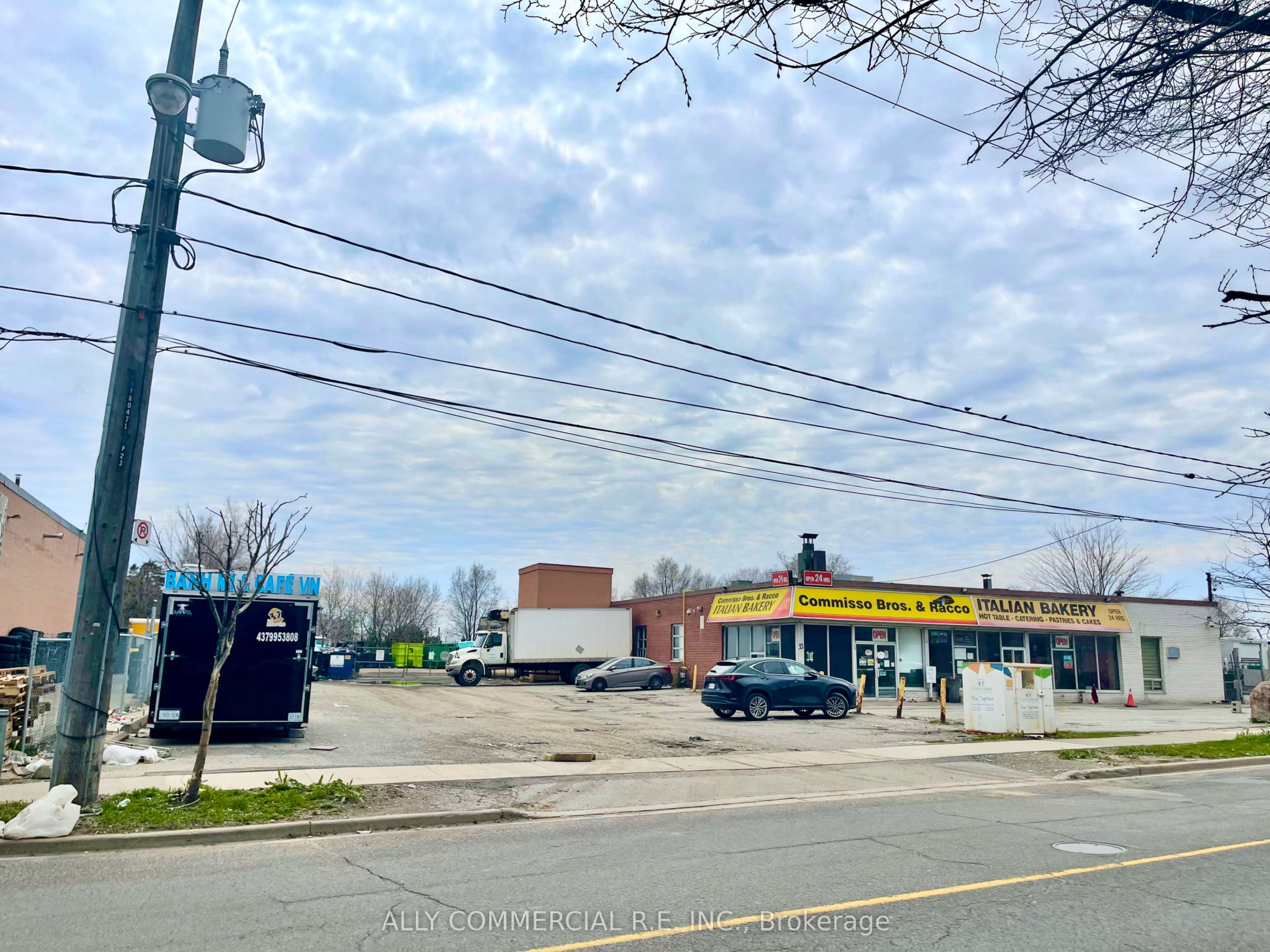 33 Eddystone Avenue, Toronto, ON, M3N 1H5