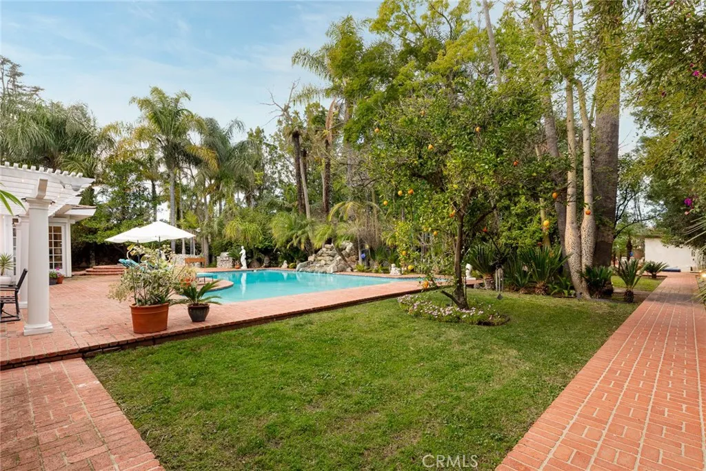 Additional image 117 of 22723 Erwin St, Woodland Hills, CA 91367
