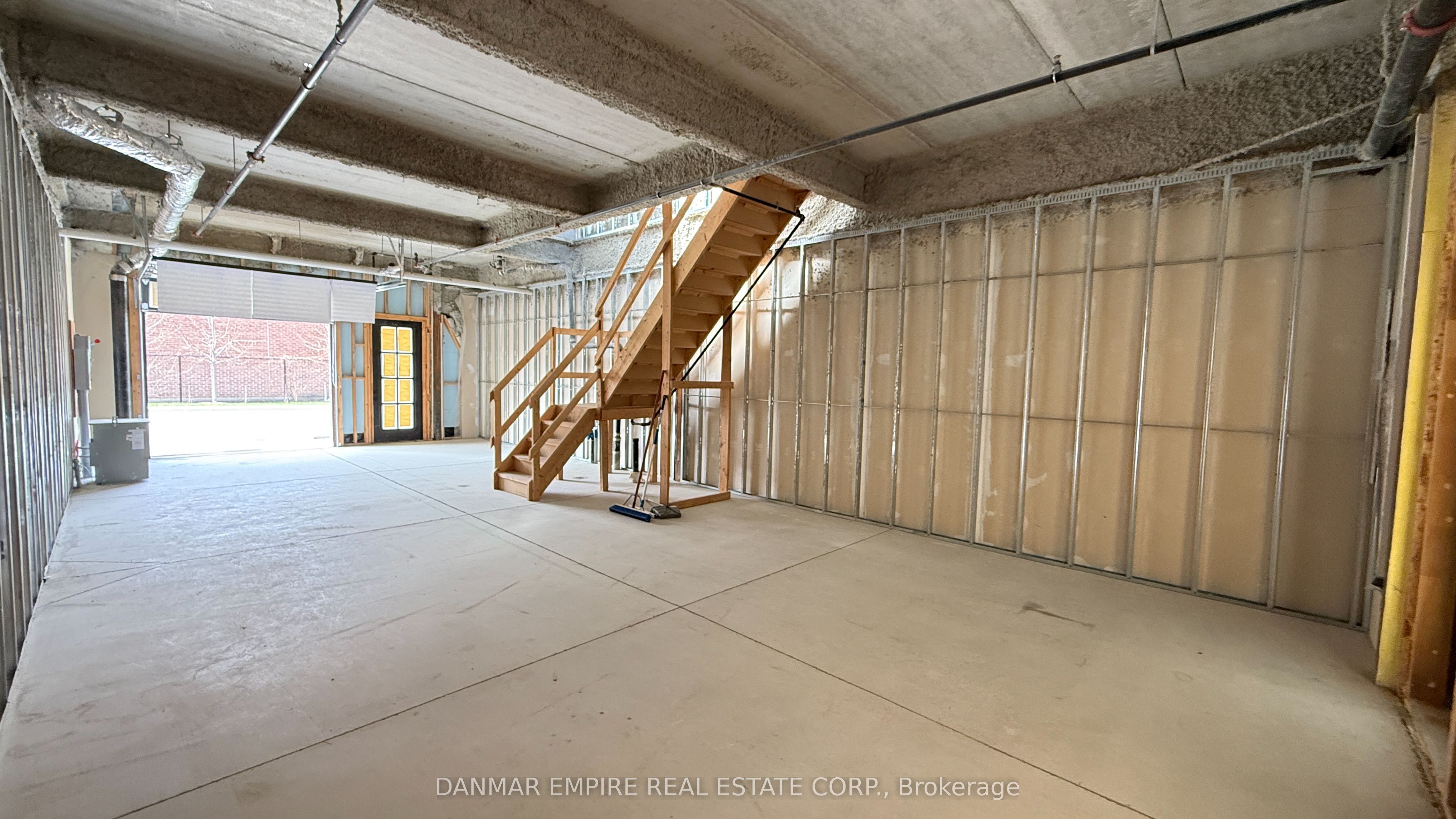 Additional image 4 of 6-68 Jutland Road, Toronto, ON, M8Z 2H1