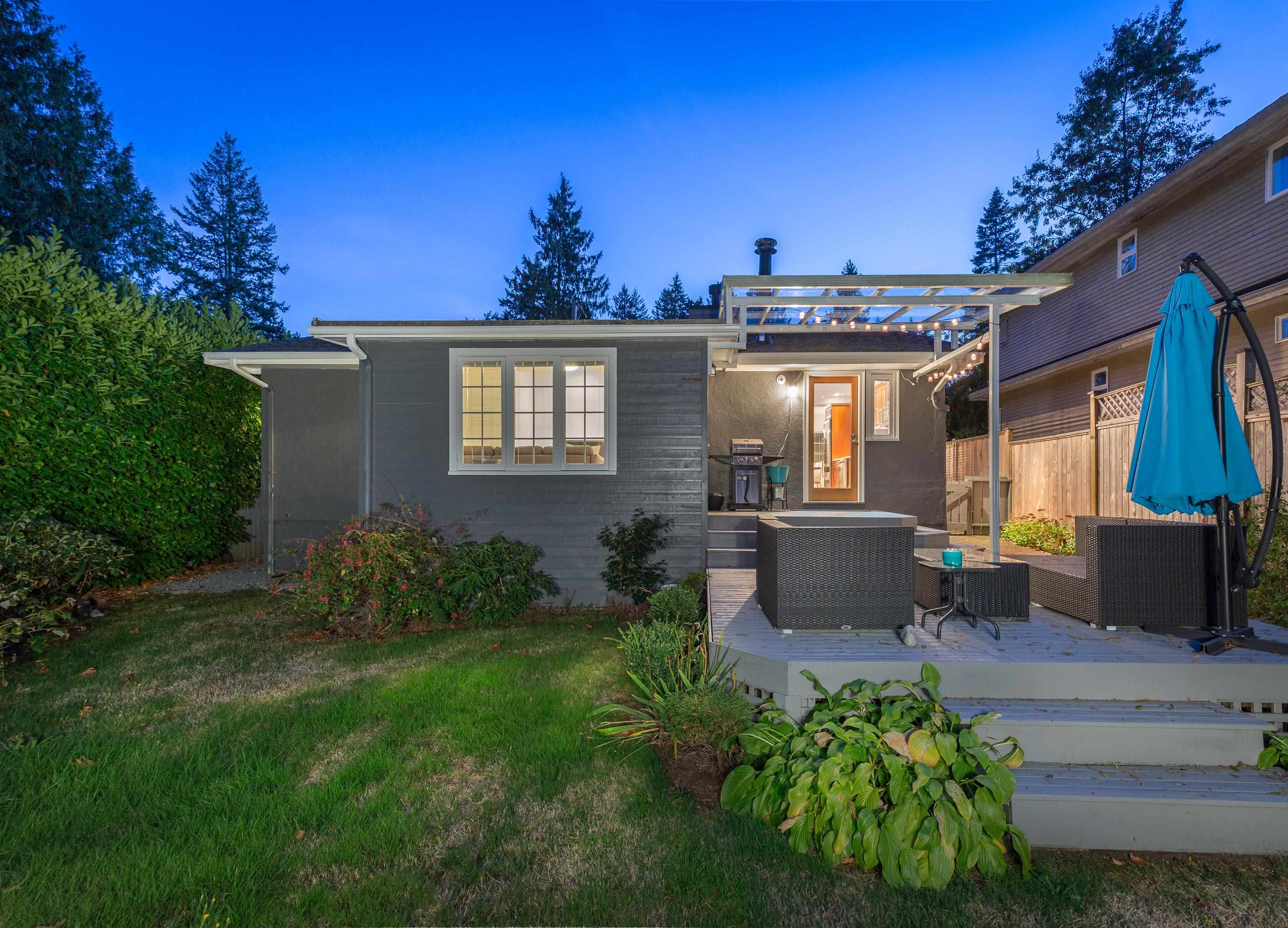 6431 Rosebery Avenue, West Vancouver, BC, V7W 2C5