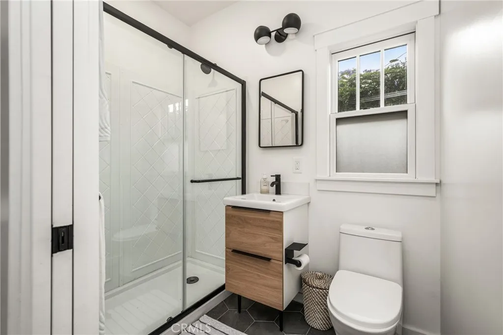 774 Gladys Ave, Long Beach, CA 90804