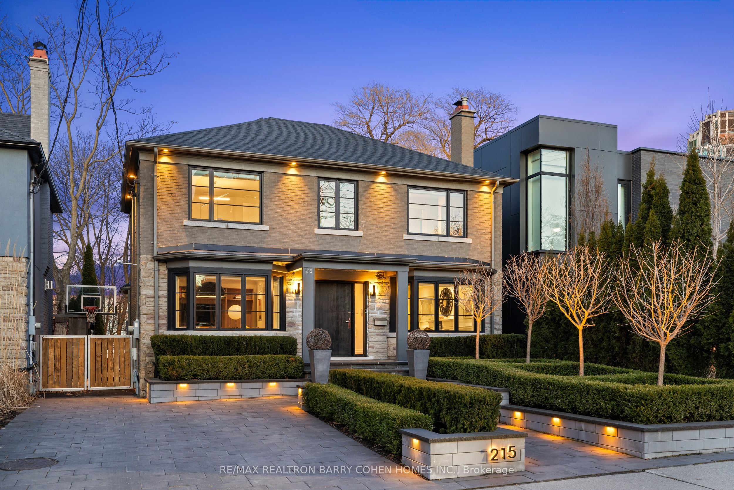 215 Lonsmount Drive, Toronto, ON, M5P 2Y6
