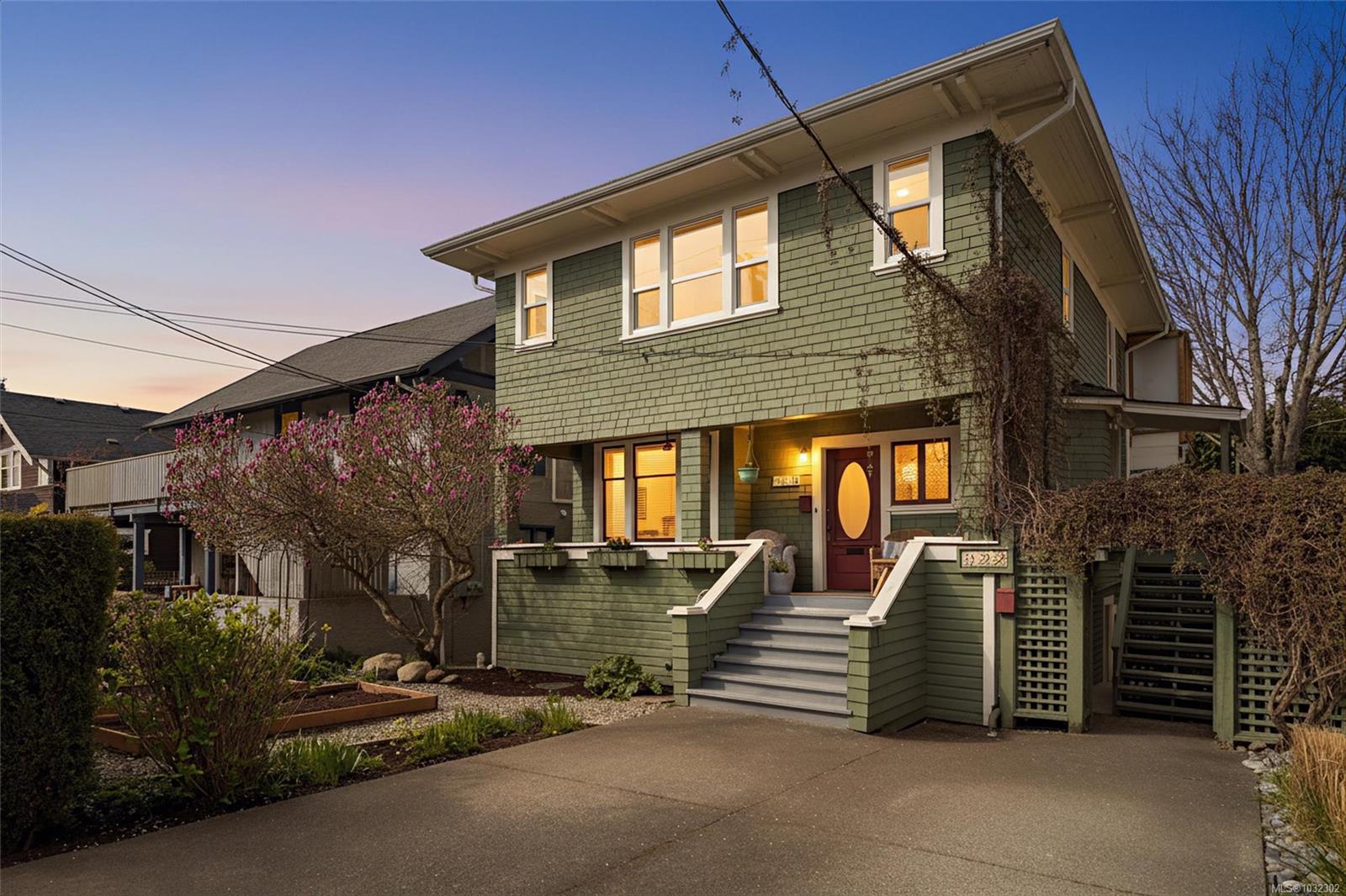 320 Moss Street, Victoria, BC, V8V 4M9