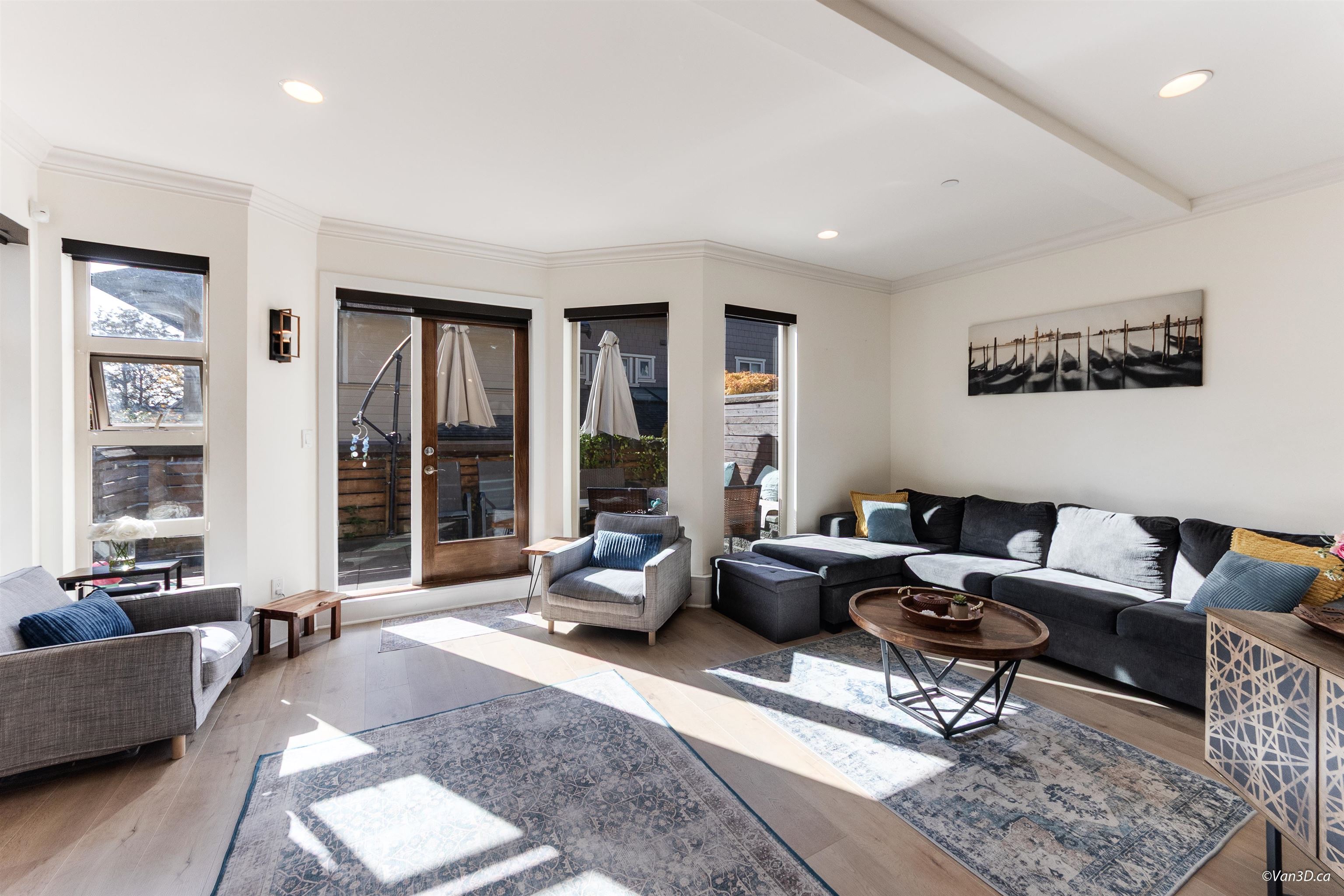 9-215 4th Street E, North Vancouver, BC, V7L 1J1