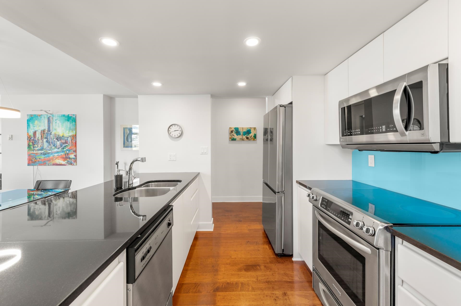 Additional image 3 of 302-168 Chadwick Court, North Vancouver, BC, V7M 3L4