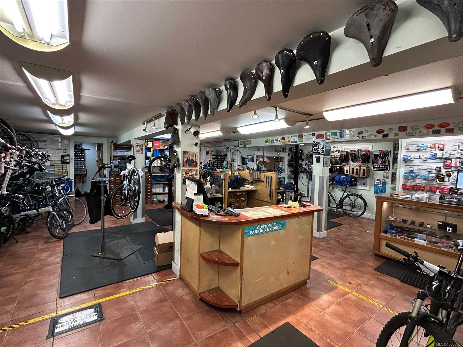 Additional image 4 of 1833 Cook Street, Victoria, BC, V8T 3P5