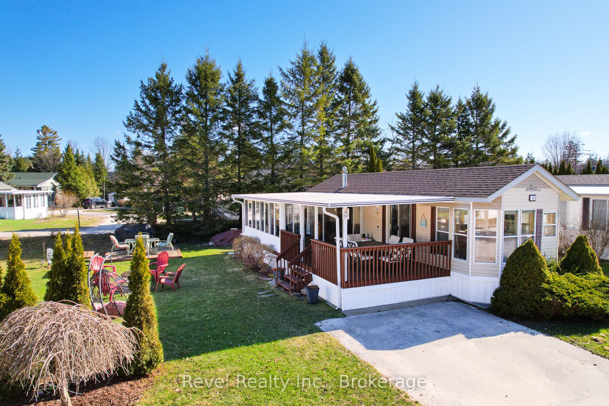 30 Huron Circle, Wasaga Beach, ON, L9Z 1X7