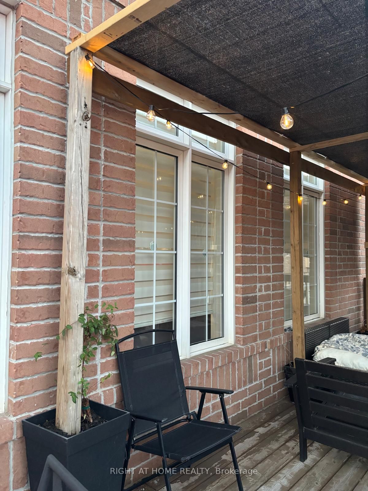 9-9 Strawcutter Gate, Vaughan, ON, L6A 4Y5