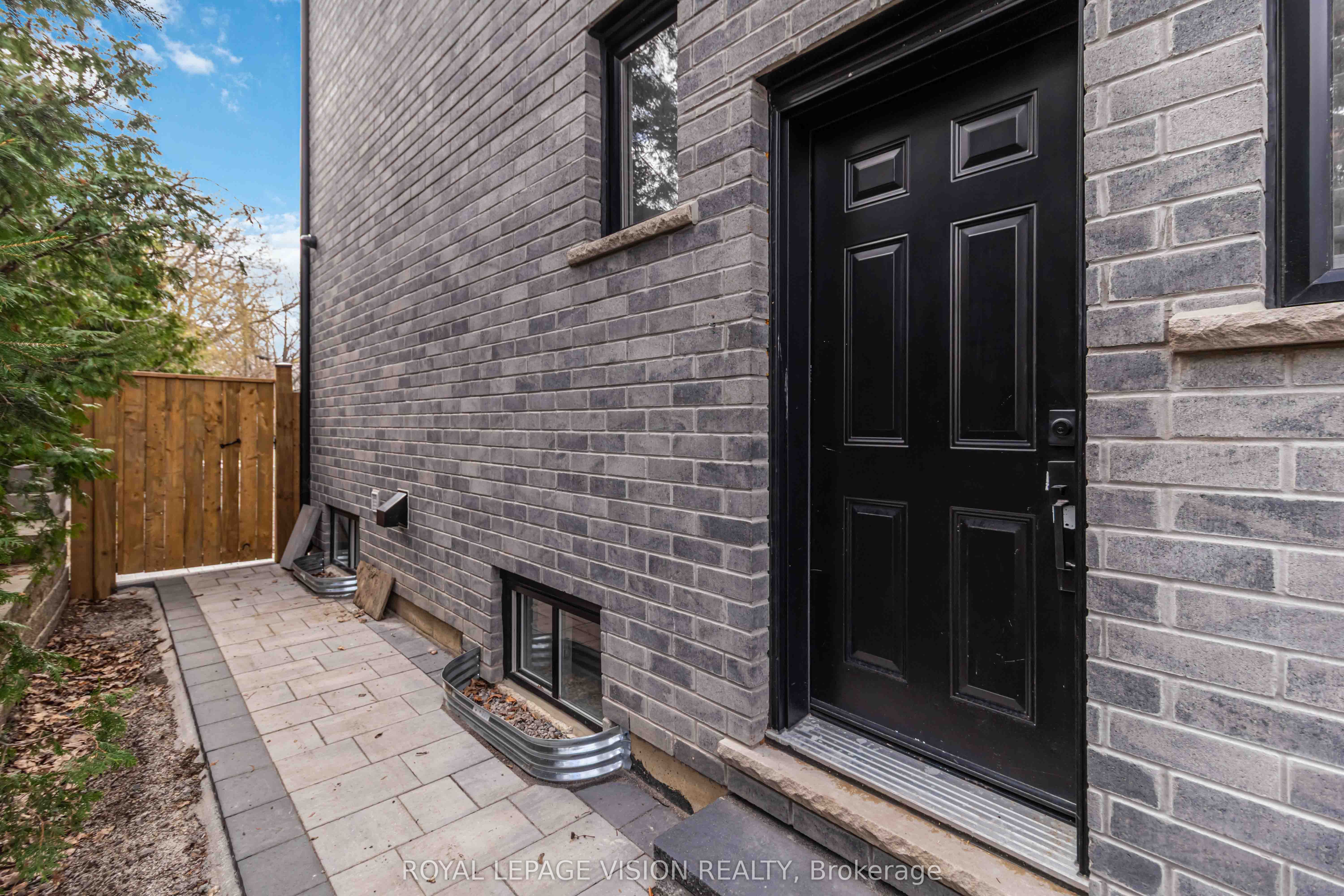 Additional image 4 of Lower-77 Thomas Street, Mississauga, ON, L5M 1Y6