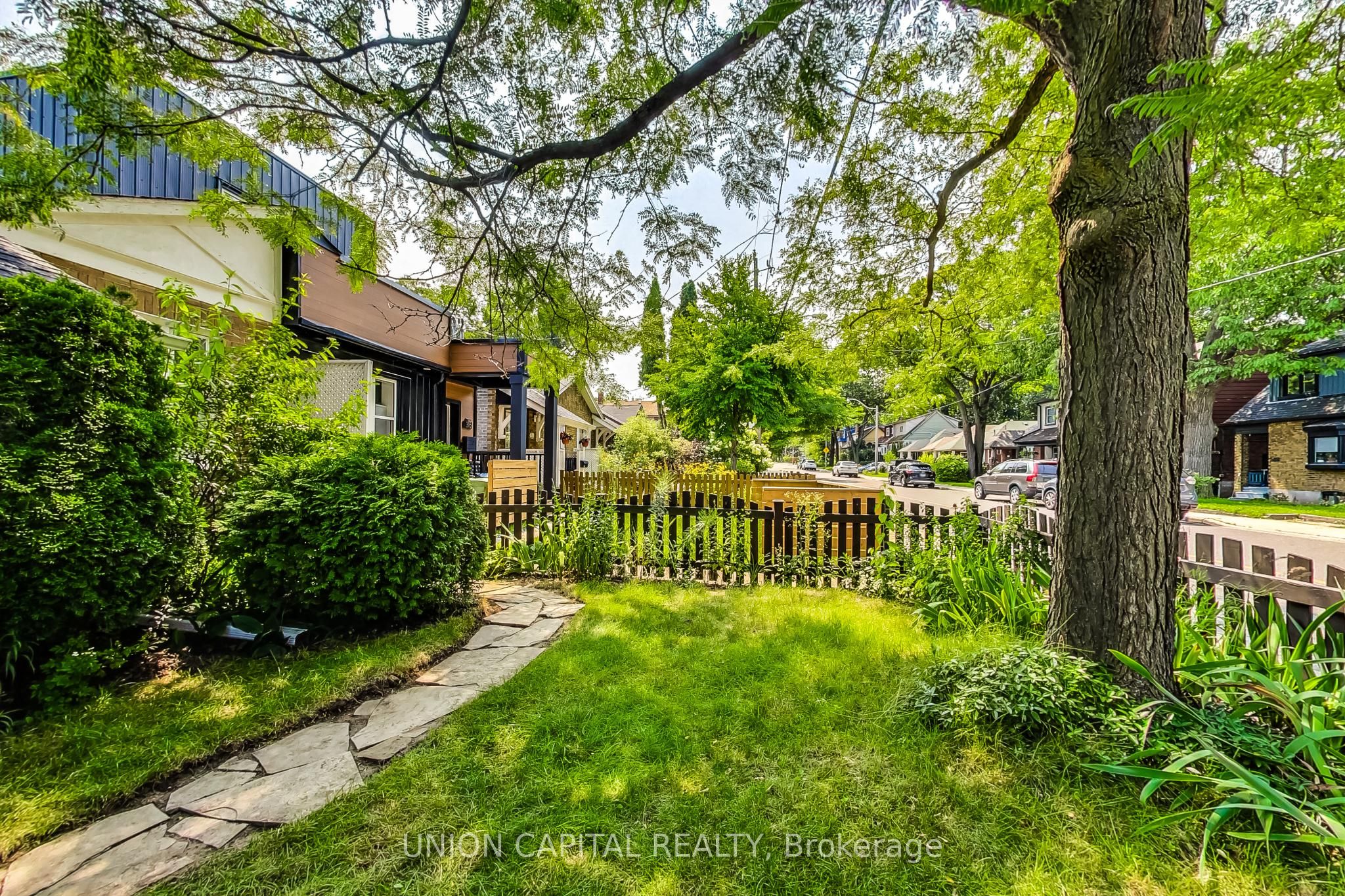 Additional image 6 of Upper-317 Victoria Park Avenue, Toronto, ON, M4E 3S7