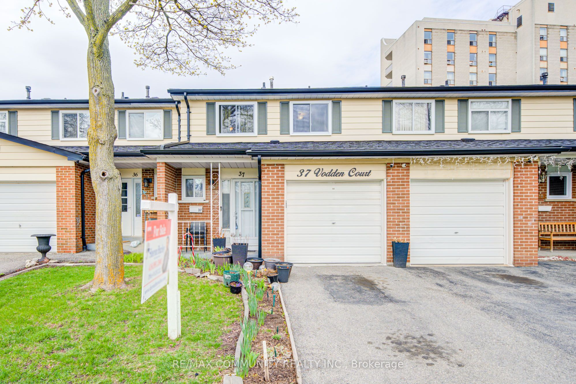37 Vodden Court, Brampton, ON, L6V 2V7