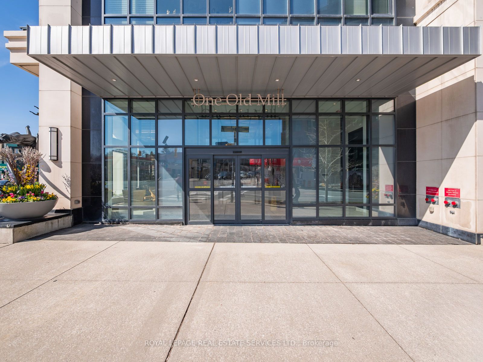 Additional image 4 of 225-1 Old Mill Drive, Toronto, ON, M6S 0A1