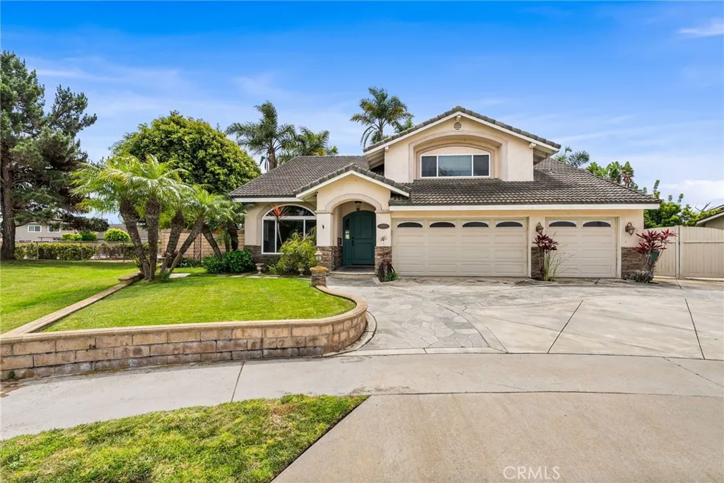 17481 Frans Ln, Huntington Beach, CA 92649