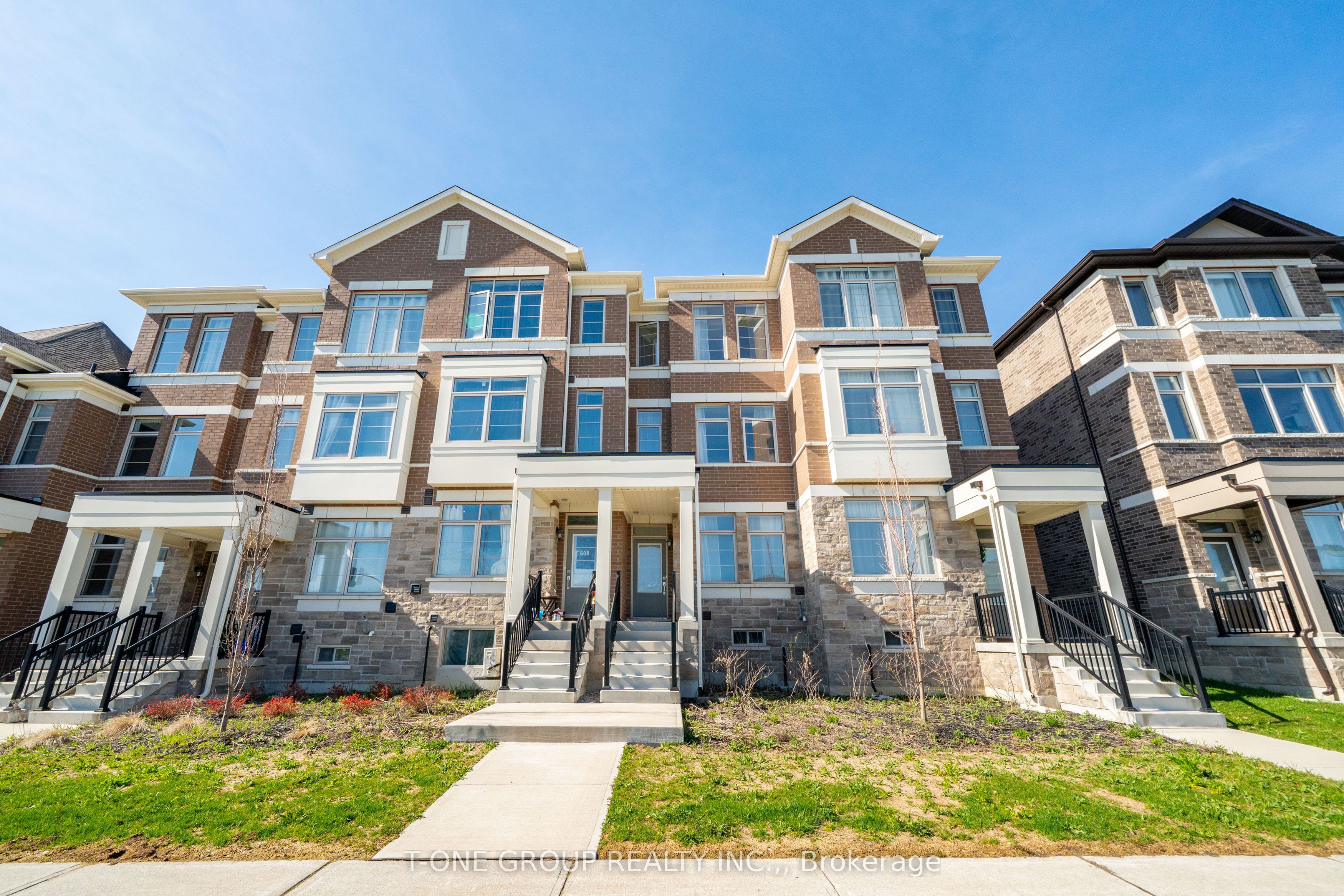 9 Carneros Way, Markham, ON, L6B 1R2