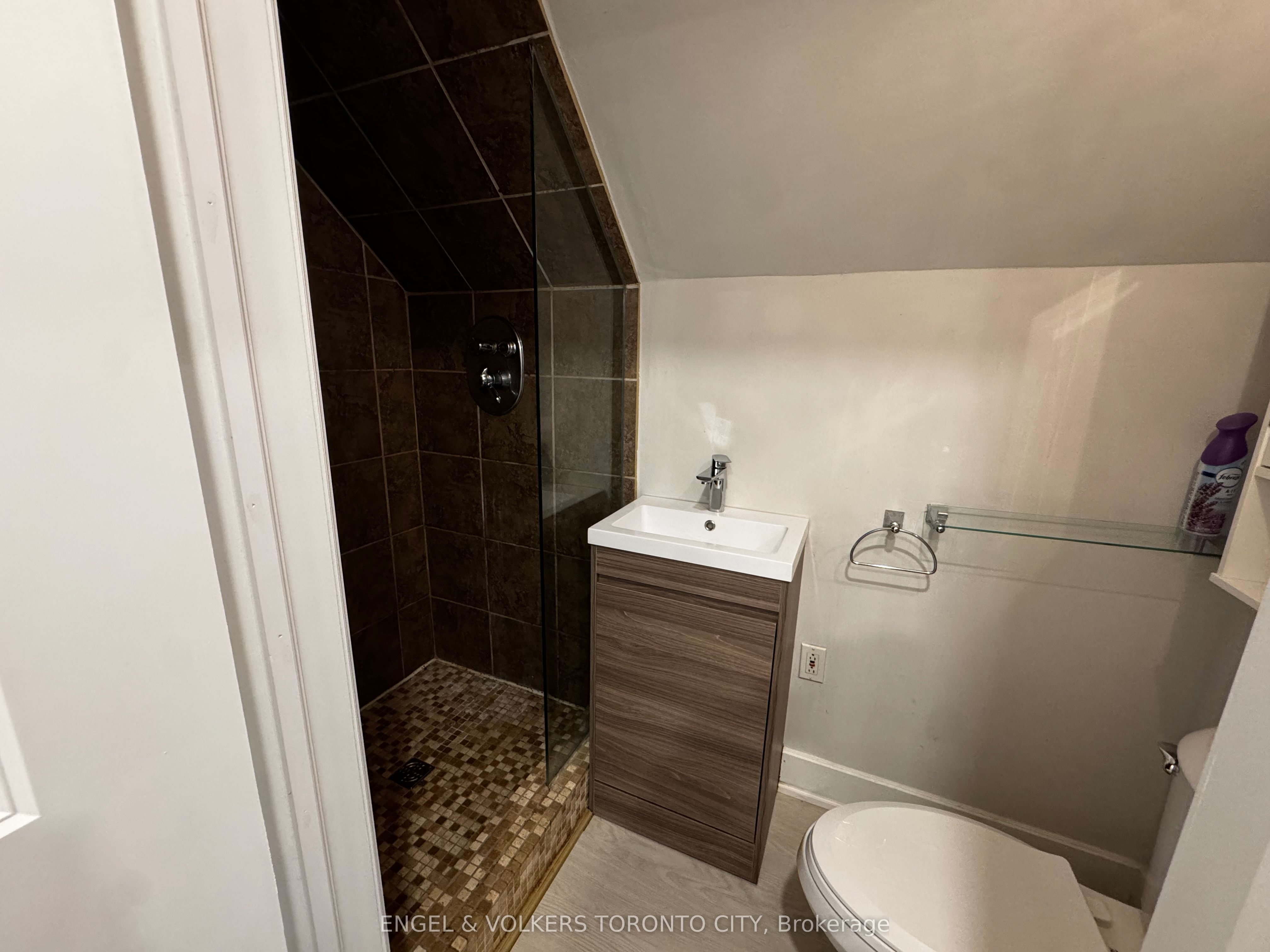 Additional image 4 of 2nd Fl-185 Rumble Avenue, Richmond Hill, ON, L4C 4T3