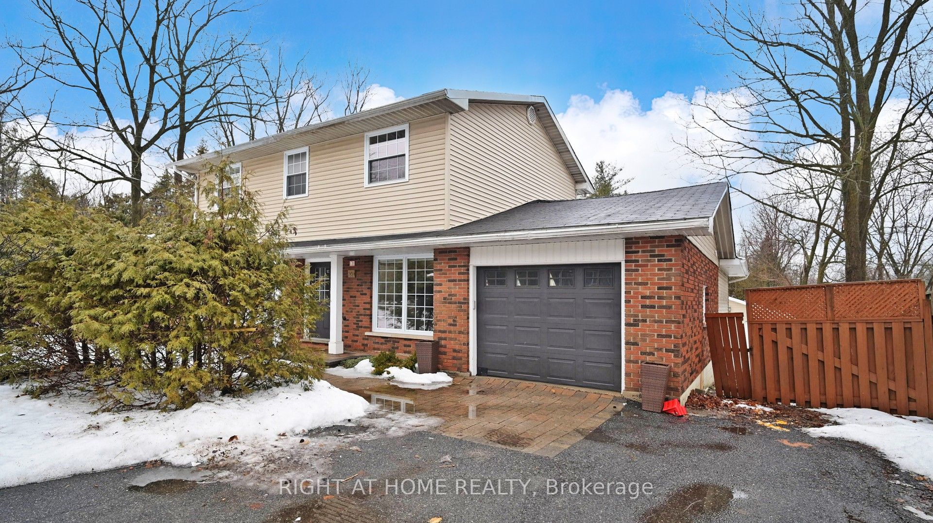 301 Garner Road E, Hamilton, ON, L9G 3K9 photo 2