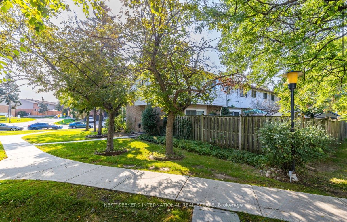 Additional image 3 of 30-6540 Falconer Drive, Mississauga, ON, L5N 1M1