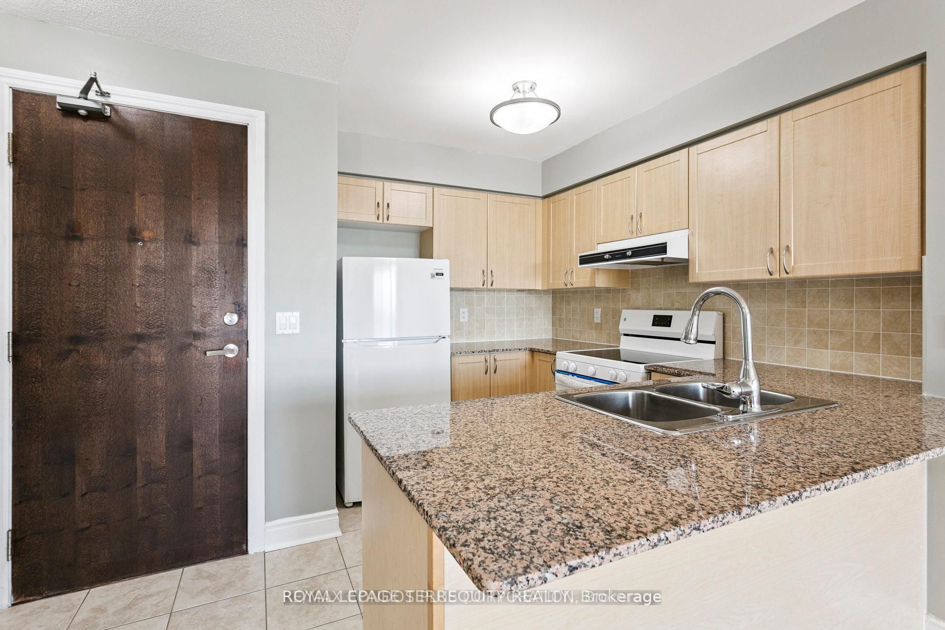 Additional image 3 of 1202-7 North Park Road, Vaughan, ON, L4J 0C9