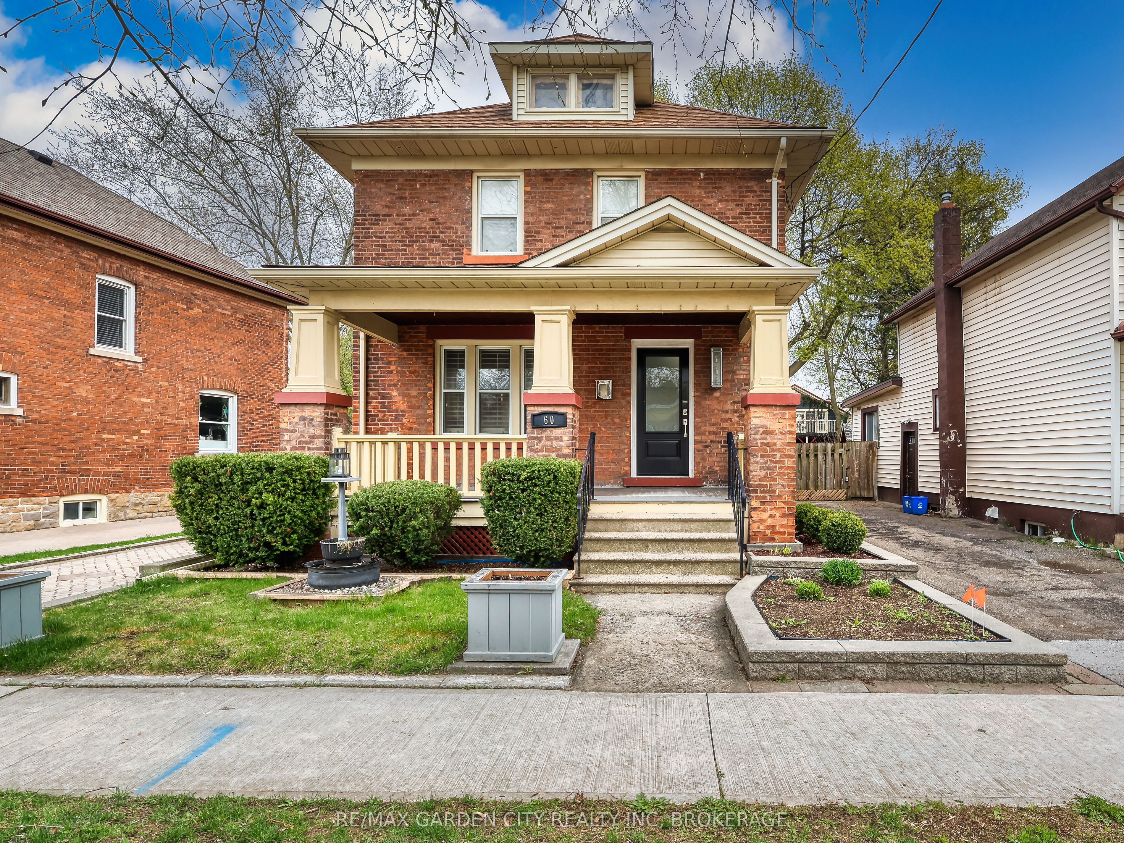 60 Woodland Avenue, St. Catharines, ON, L2R 5A3